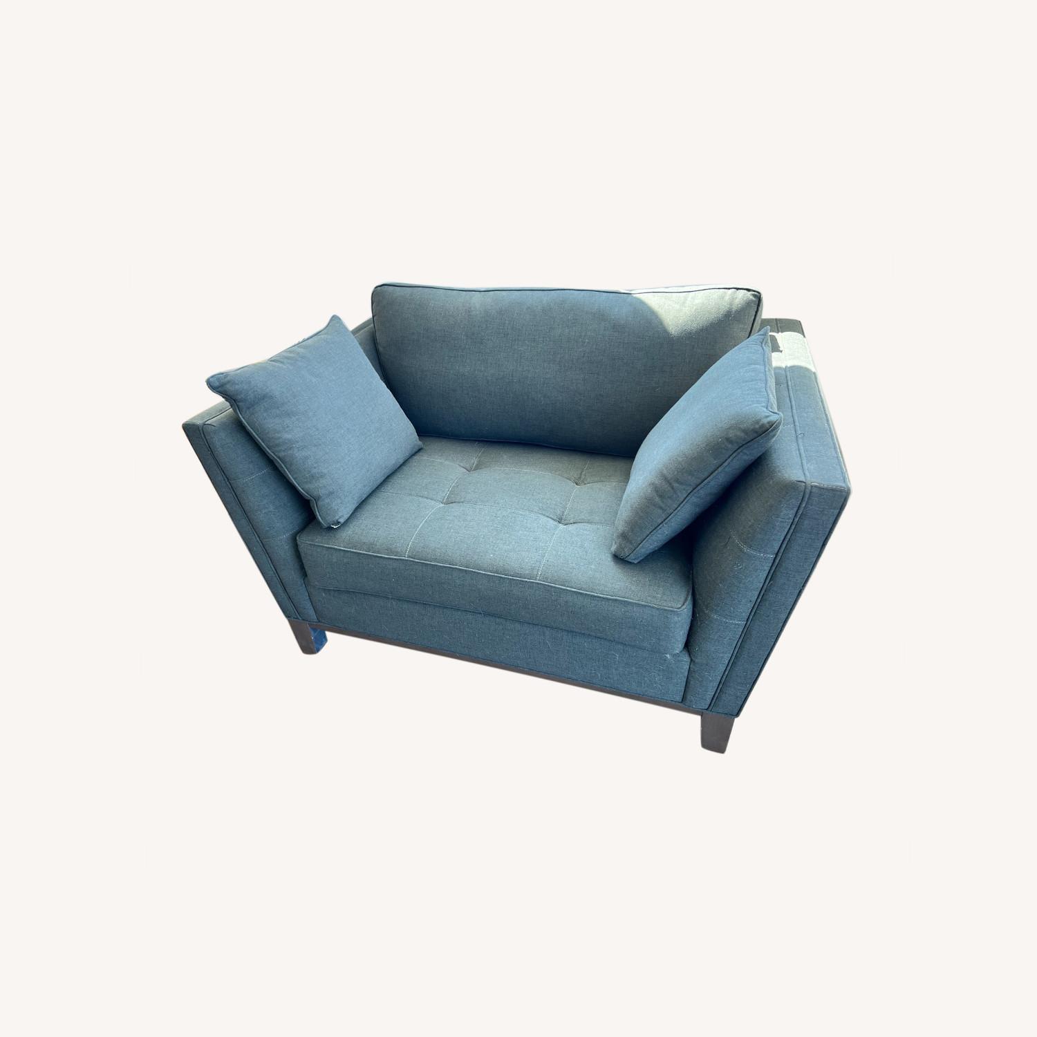 Raymour & Flanigan ChairandaHalf / Sofa AptDeco