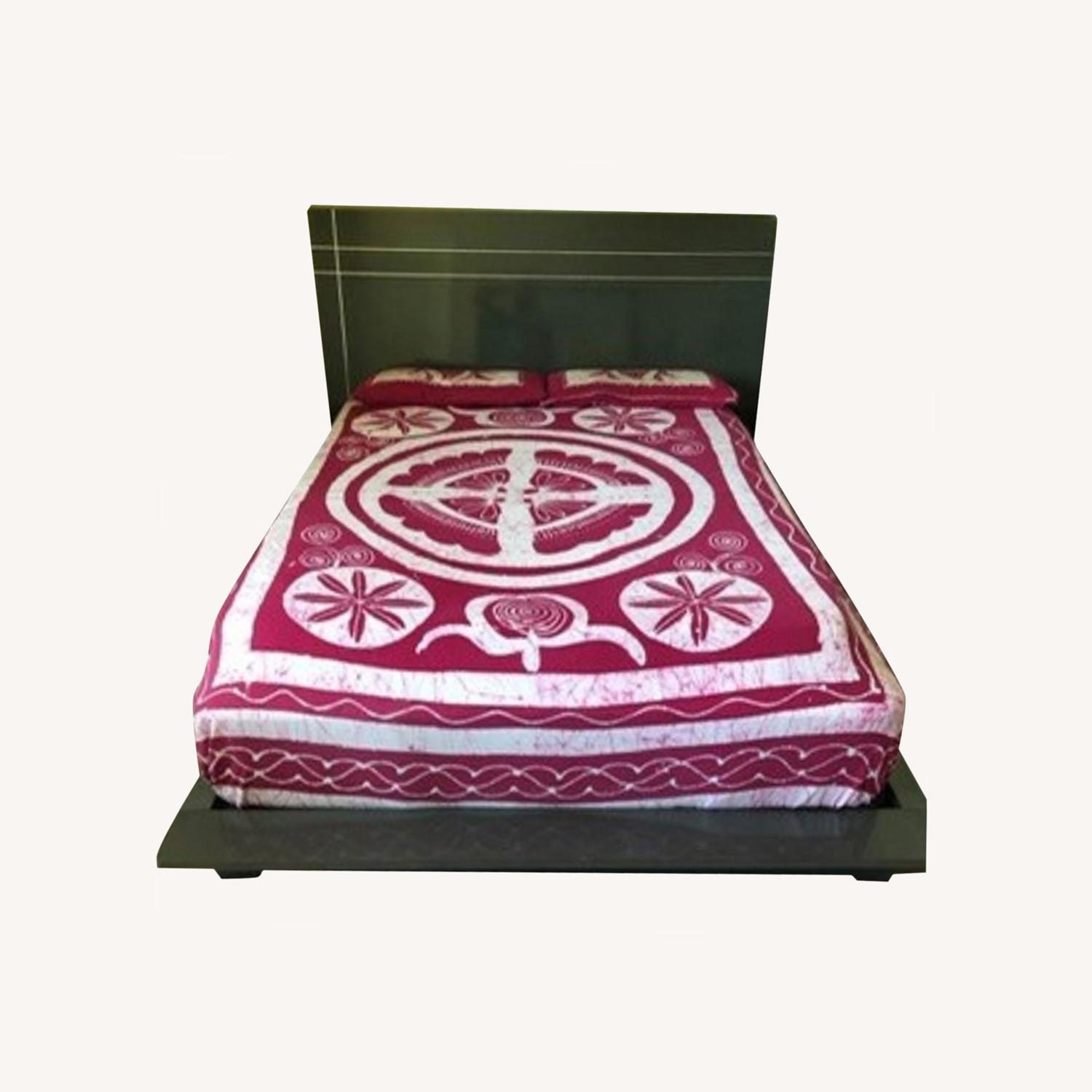 Bob's Discount Platinum Queen Headboard/Footboard AptDeco