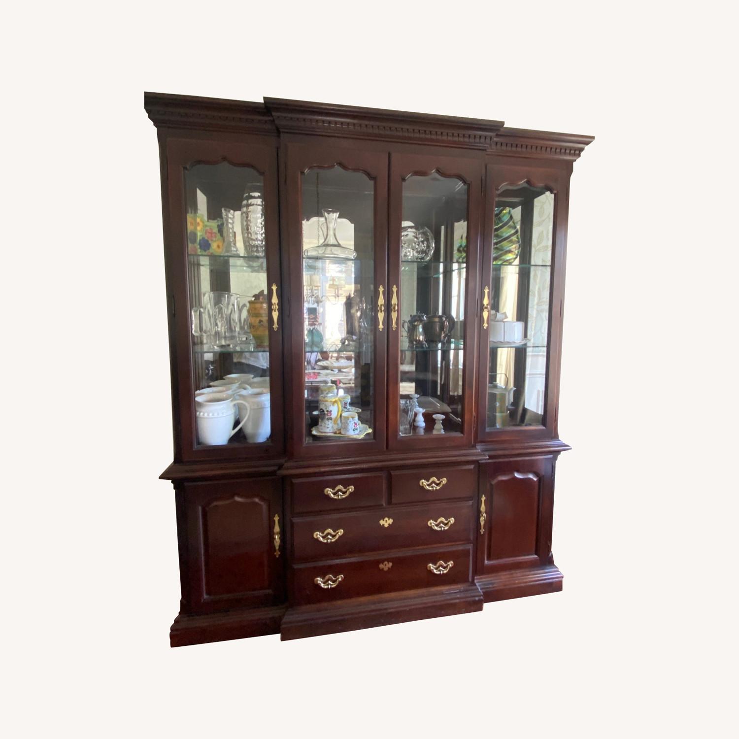 Thomasville Queen Anne China Cabinet - image-7