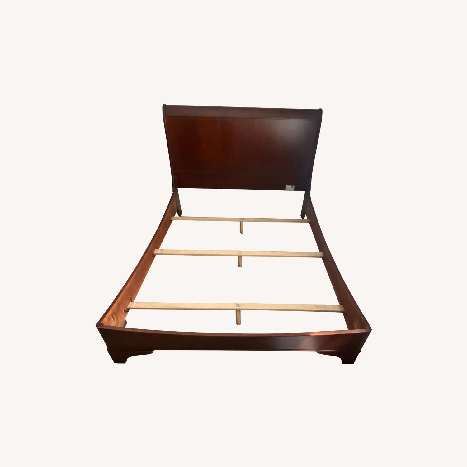 Queen Size Sleigh Bed AptDeco