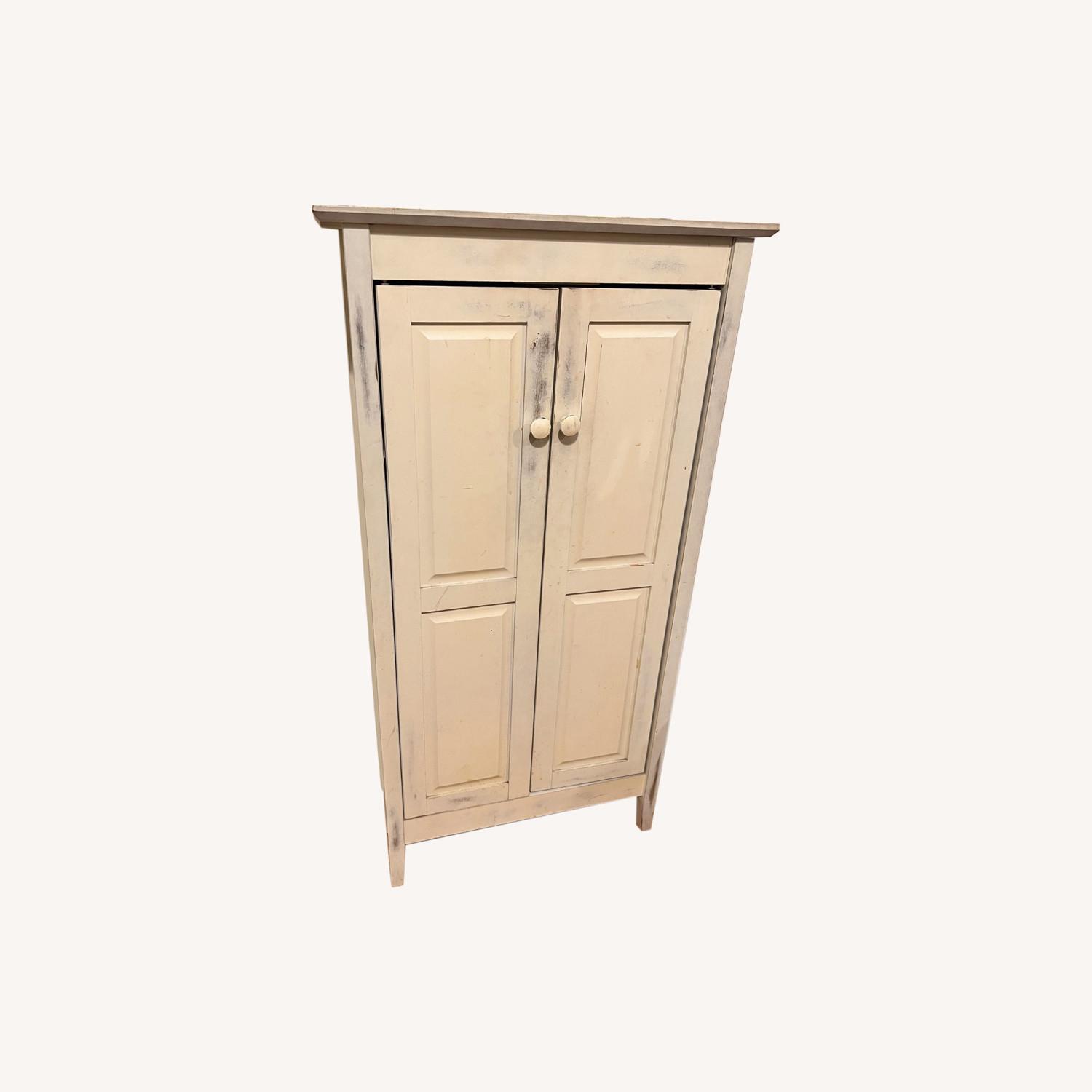 Antique Storage AptDeco