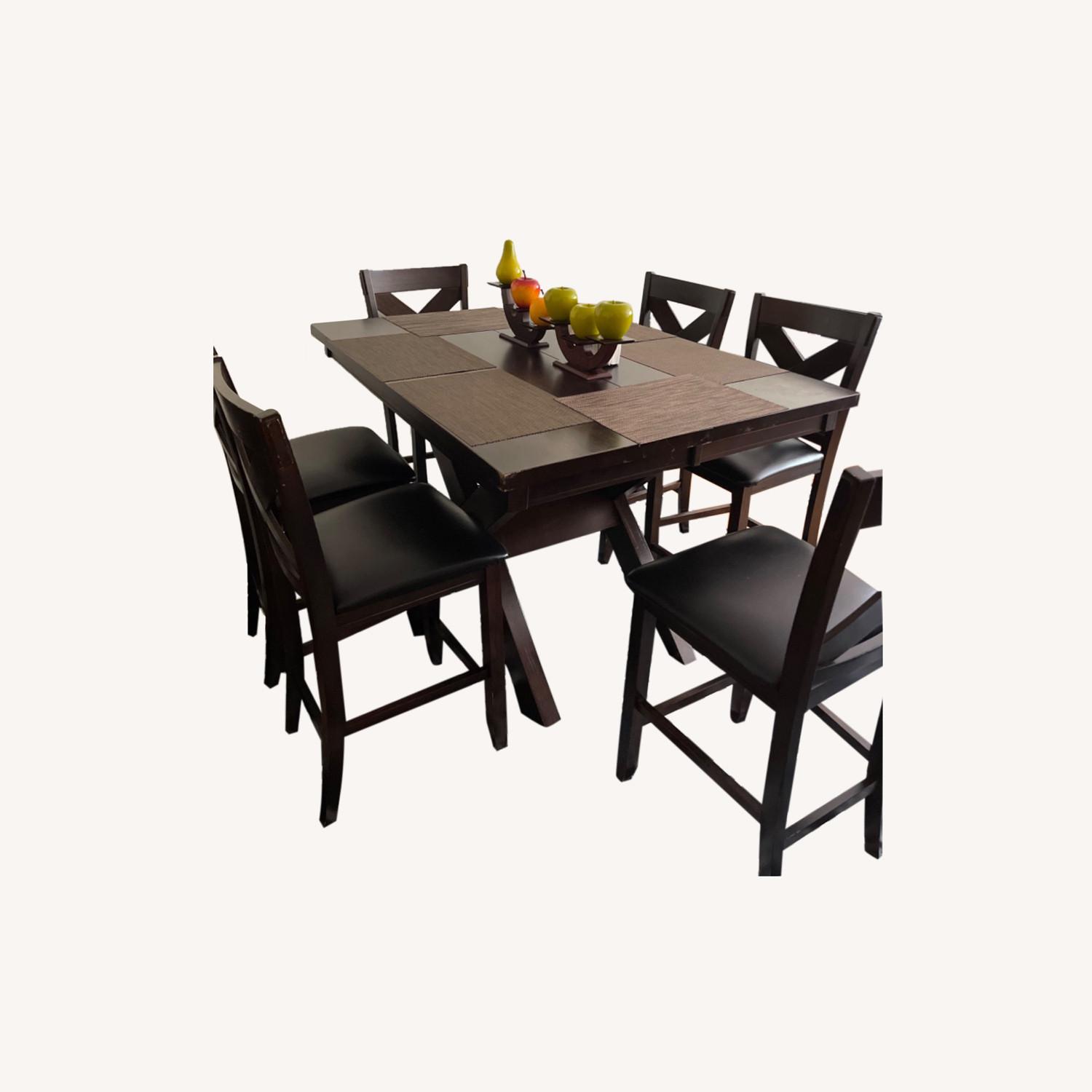 Bobs Dining Set AptDeco