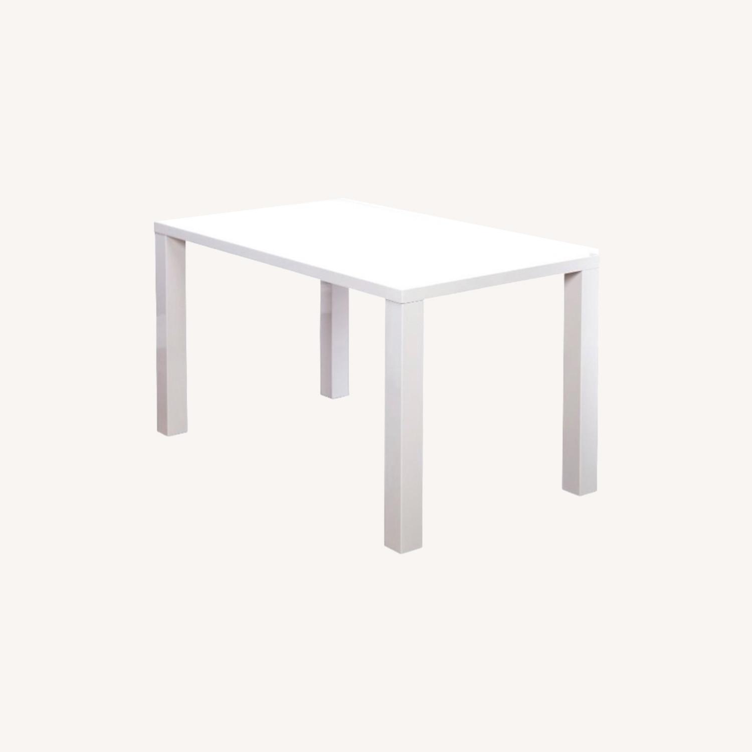 Target White Lacquer Dining Table AptDeco