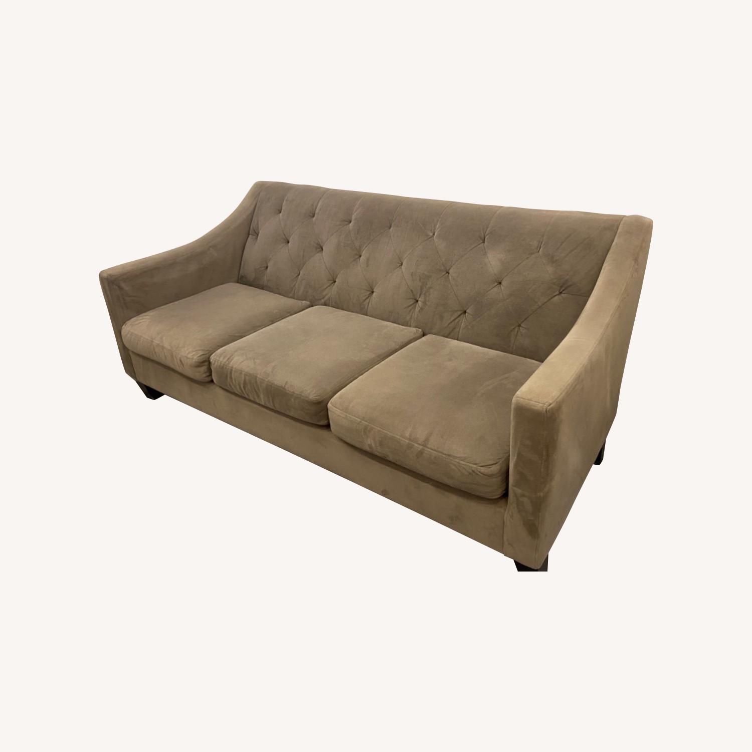 VintageStyle Couch AptDeco