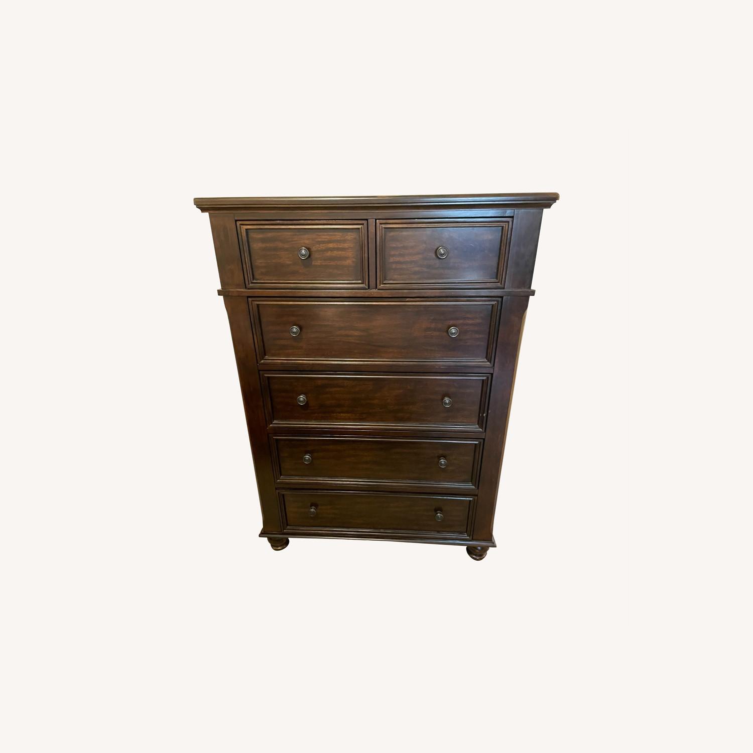 Ashley Furniture Chester - image-0