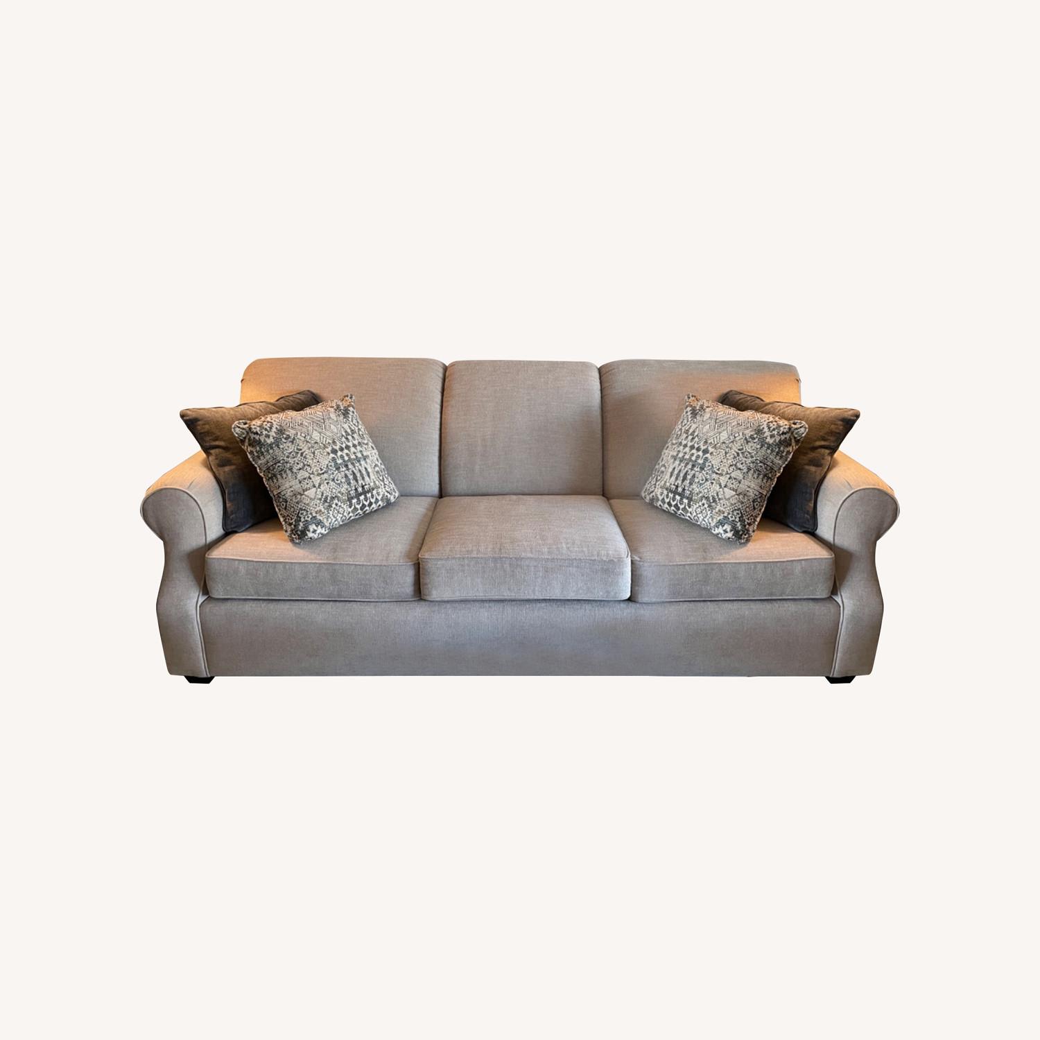 Kincaid Grande Lynchburg Sofa AptDeco