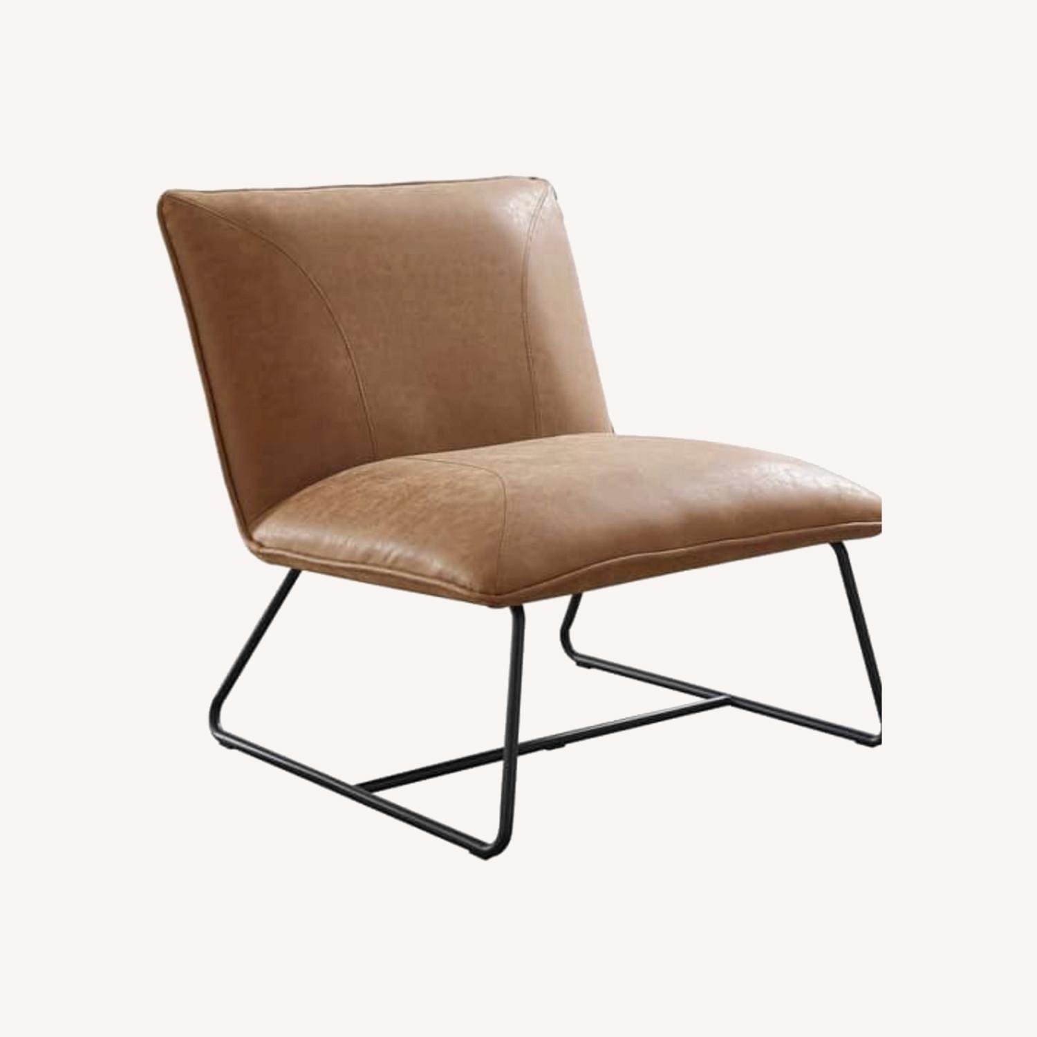 Brown Leather Wide Chair AptDeco