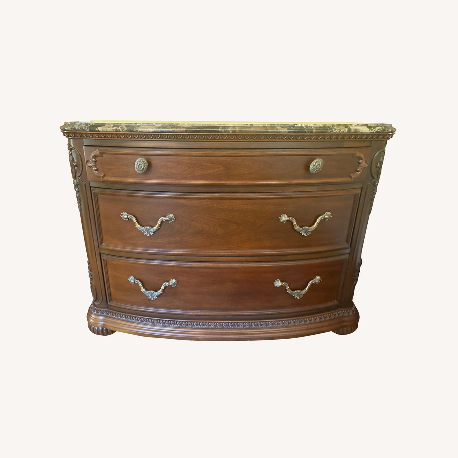 Jessica McIntyre Bachelor Chest with Marble AptDeco