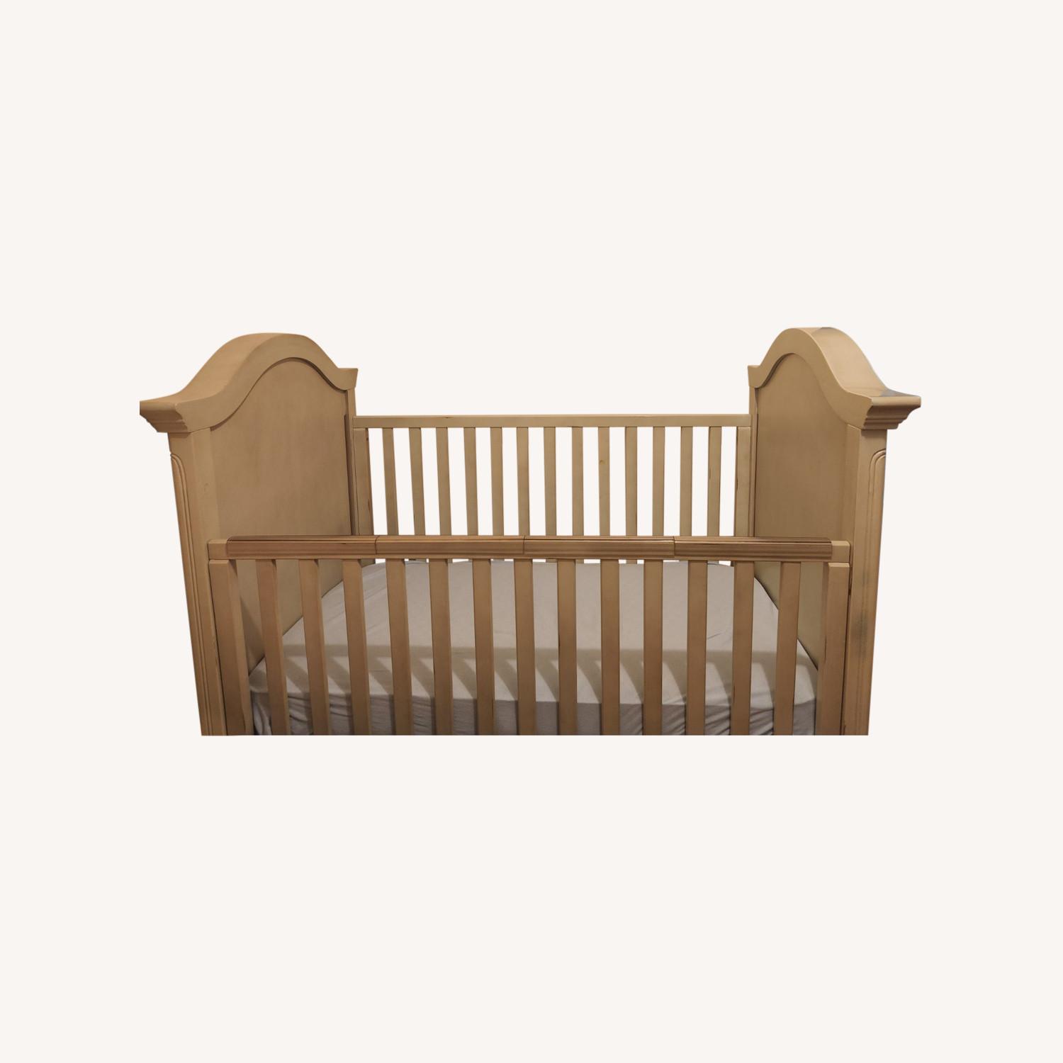 Natart Verona Crib AptDeco