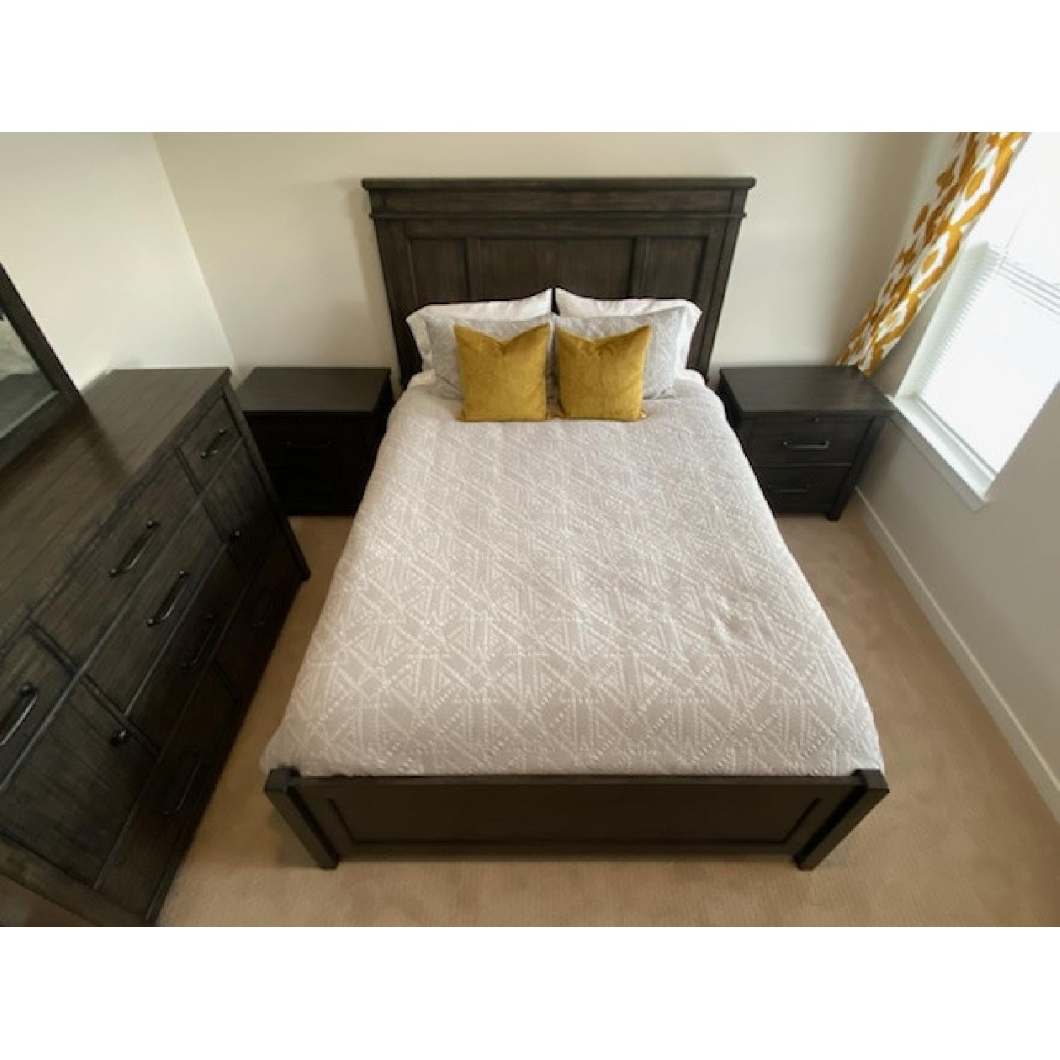 Dark Grey Queen Bed Set w Headboard and Footboard - image-4