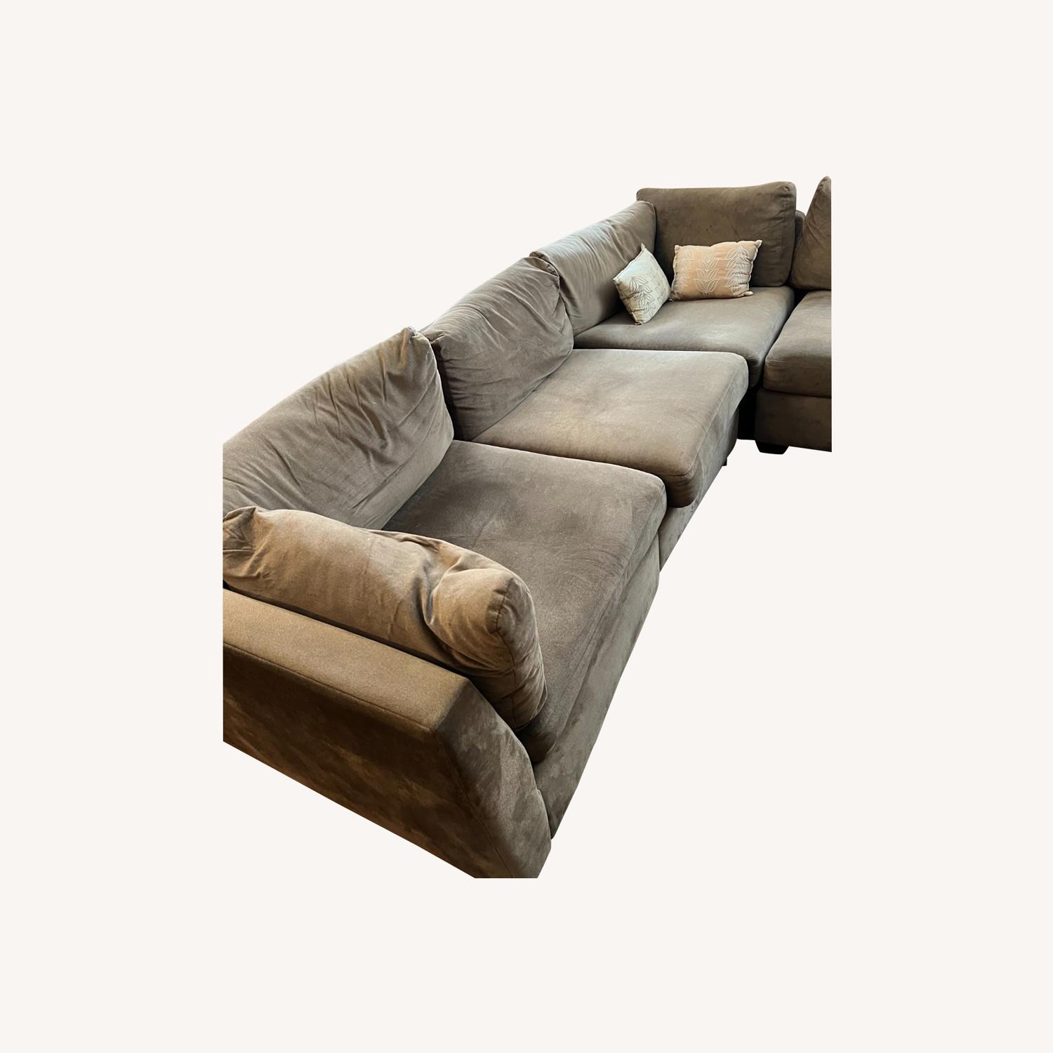 Raymour & Flanigan Sloane 4 Piece Modular Sofa+Ottoman AptDeco