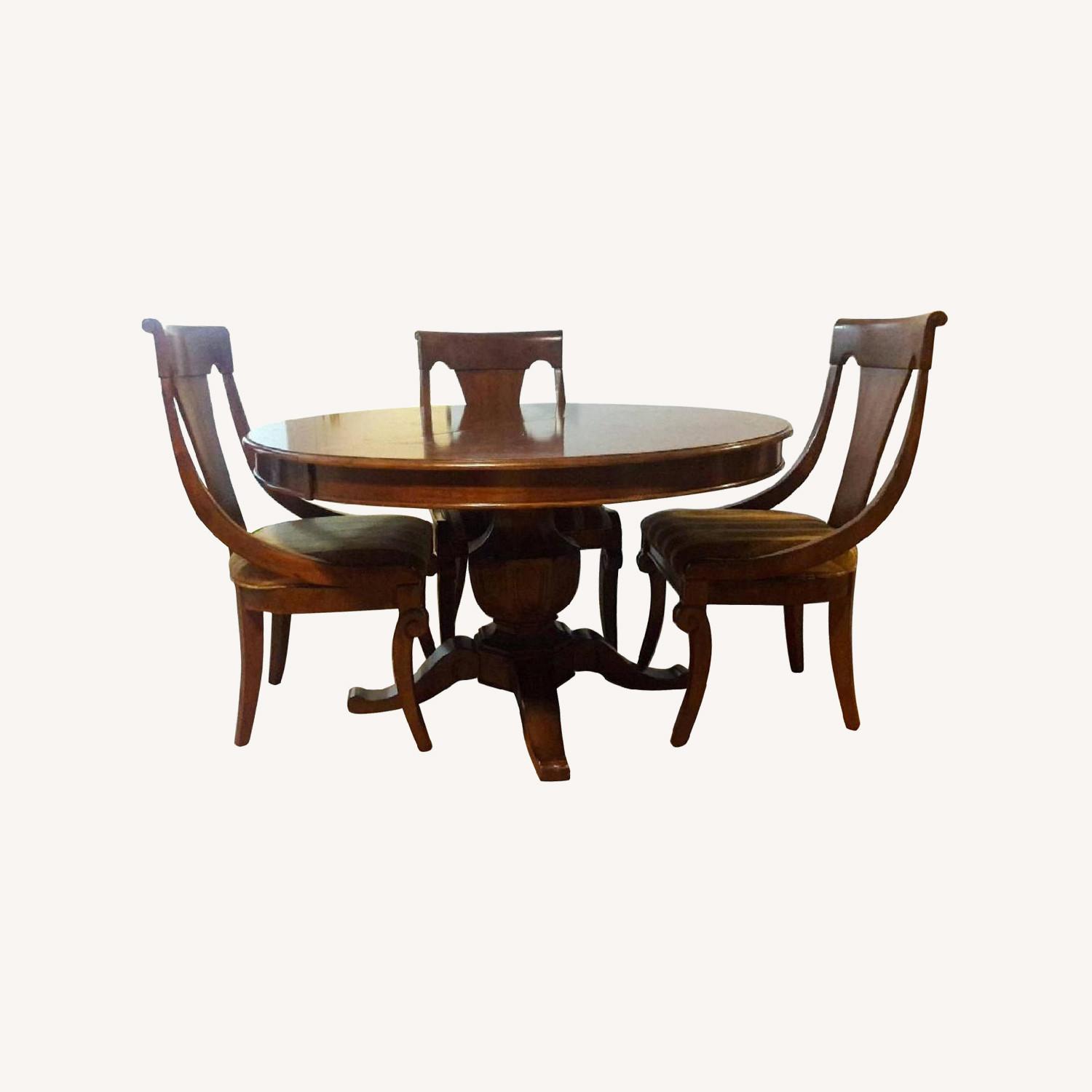 Fine Wood Expand. Pedestal Dining Table w/3 Chairs AptDeco