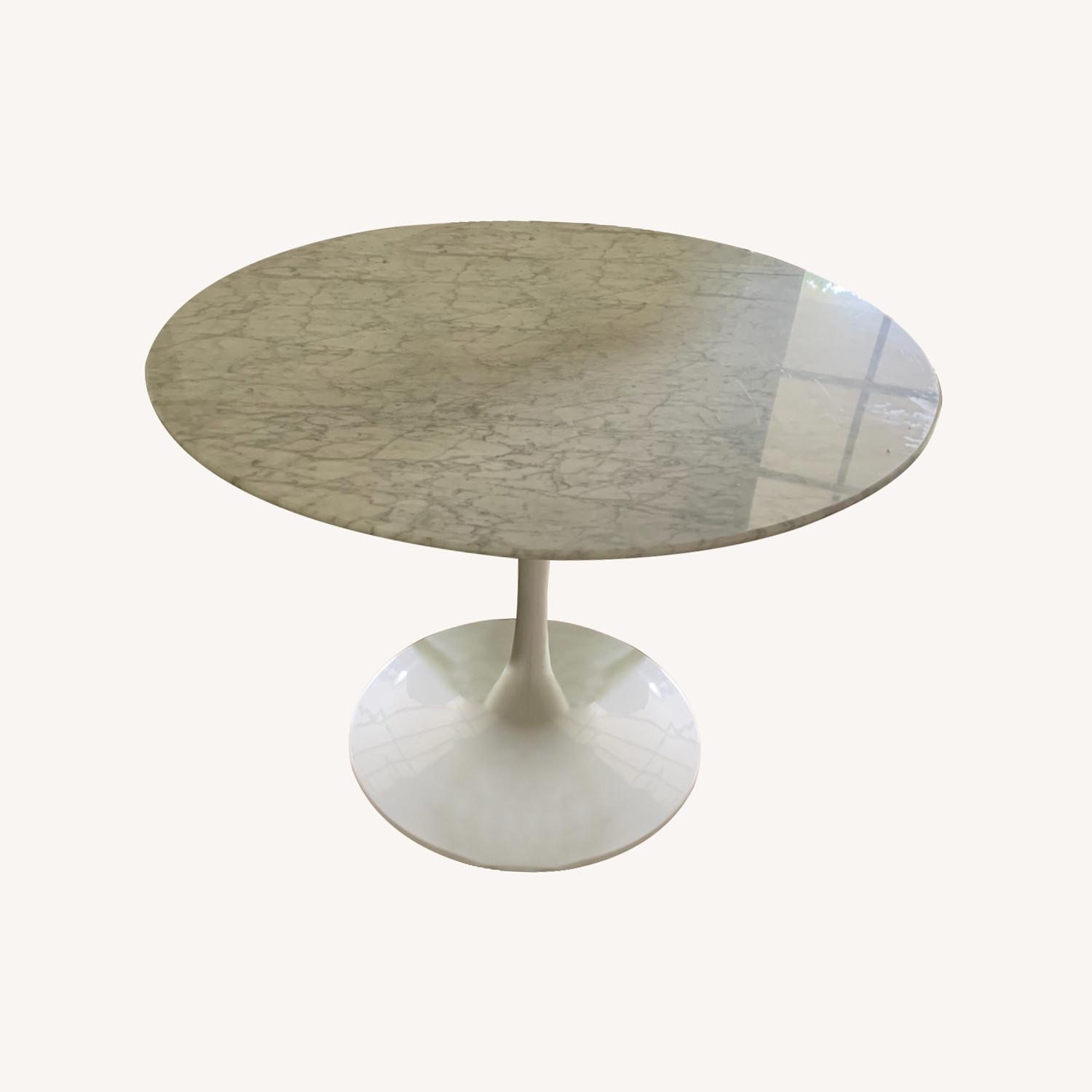 Tulip Table Round - Carrara - image-0