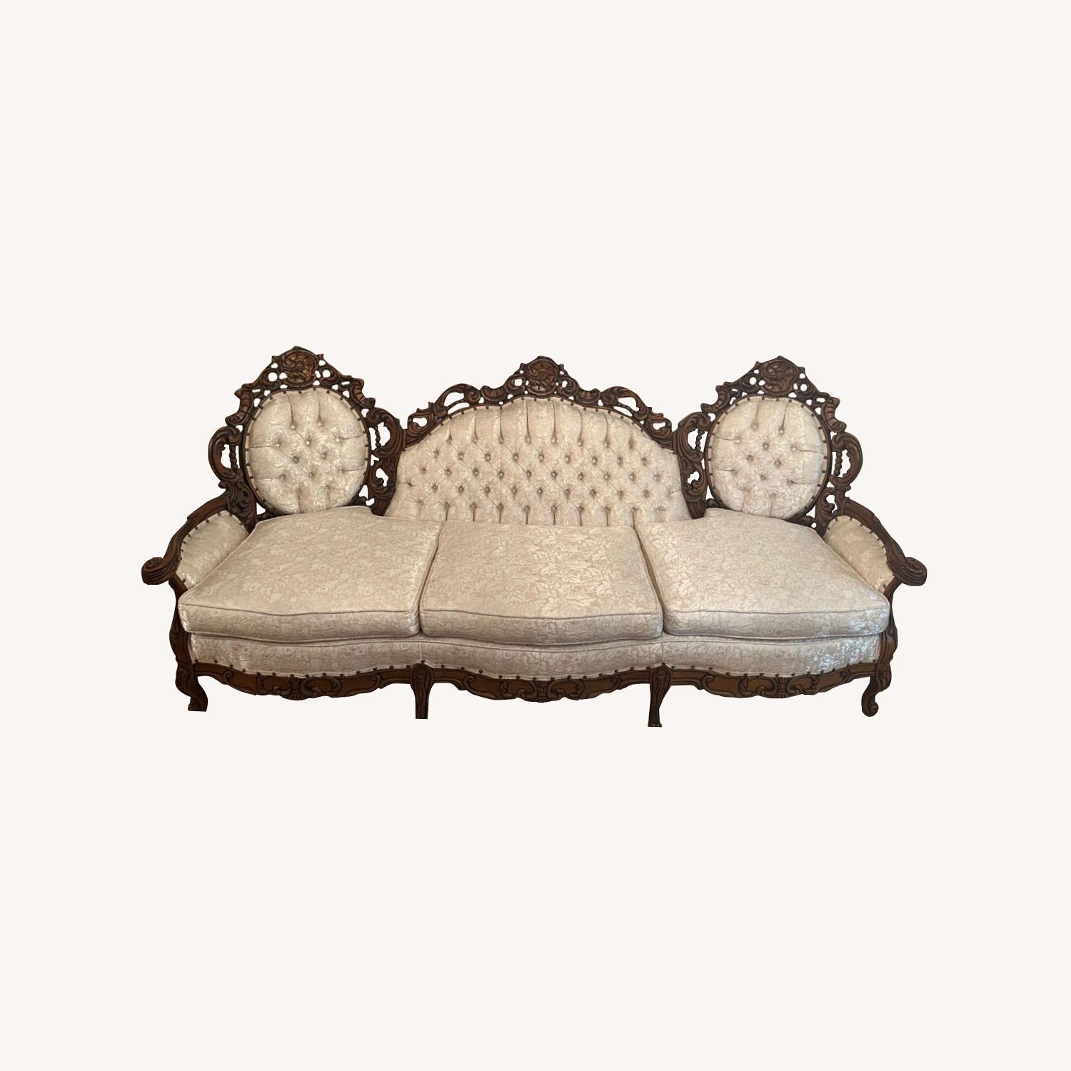 Victorian Sofa/Couch AptDeco