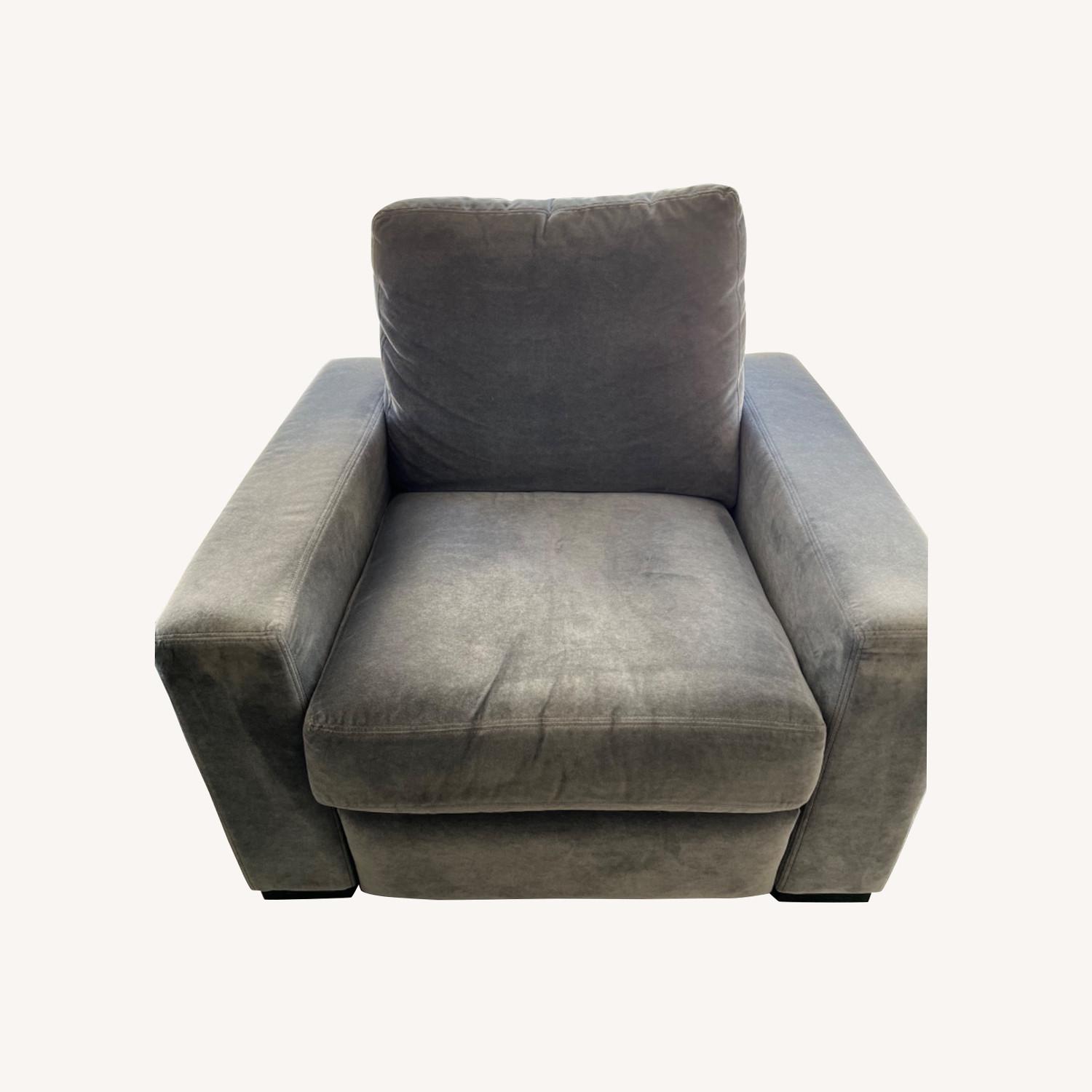 Pair of RH Maxwell Recliners - Performance Velvet - image-6