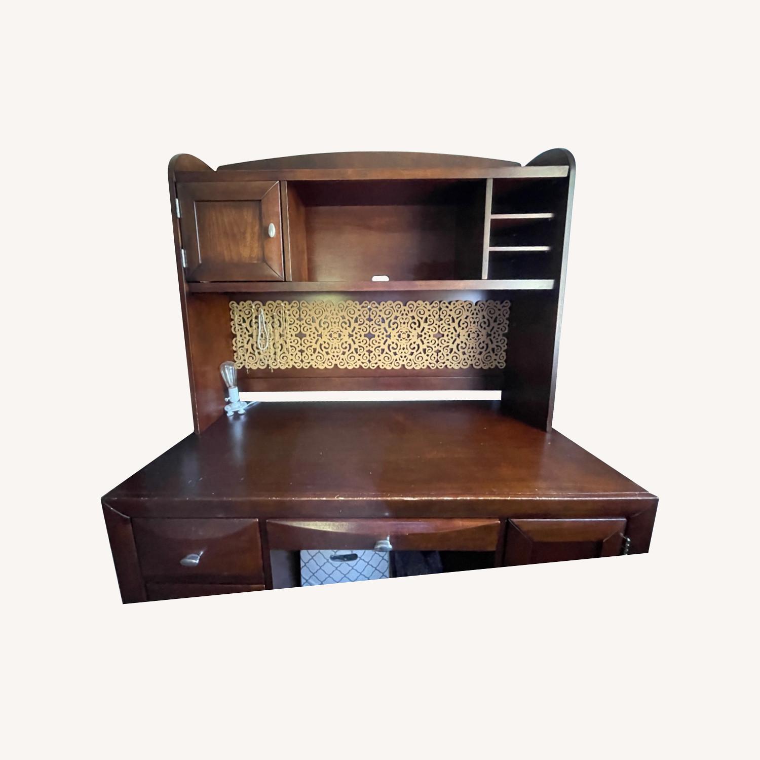 Raymour & Flanigan Desk AptDeco