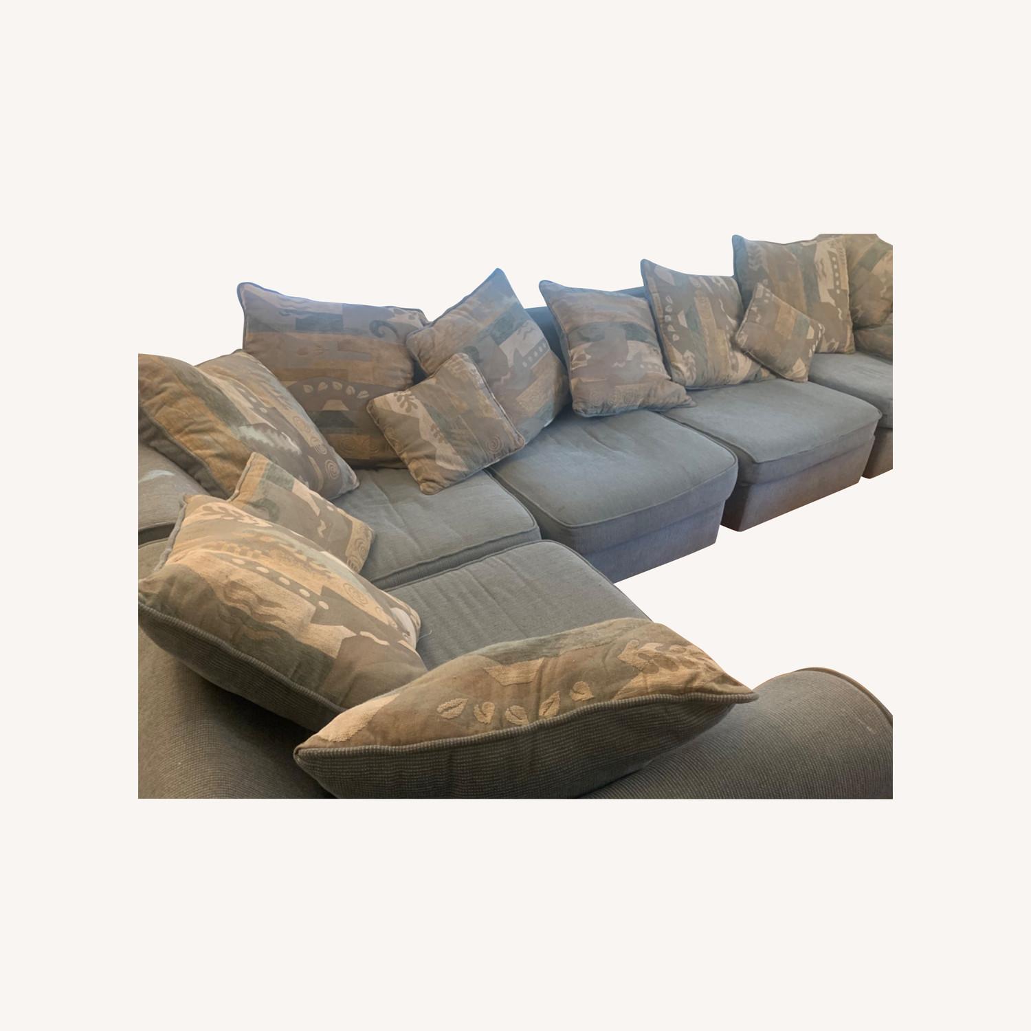 5Piece Blue Sectional Sofa with Throw Pillows AptDeco
