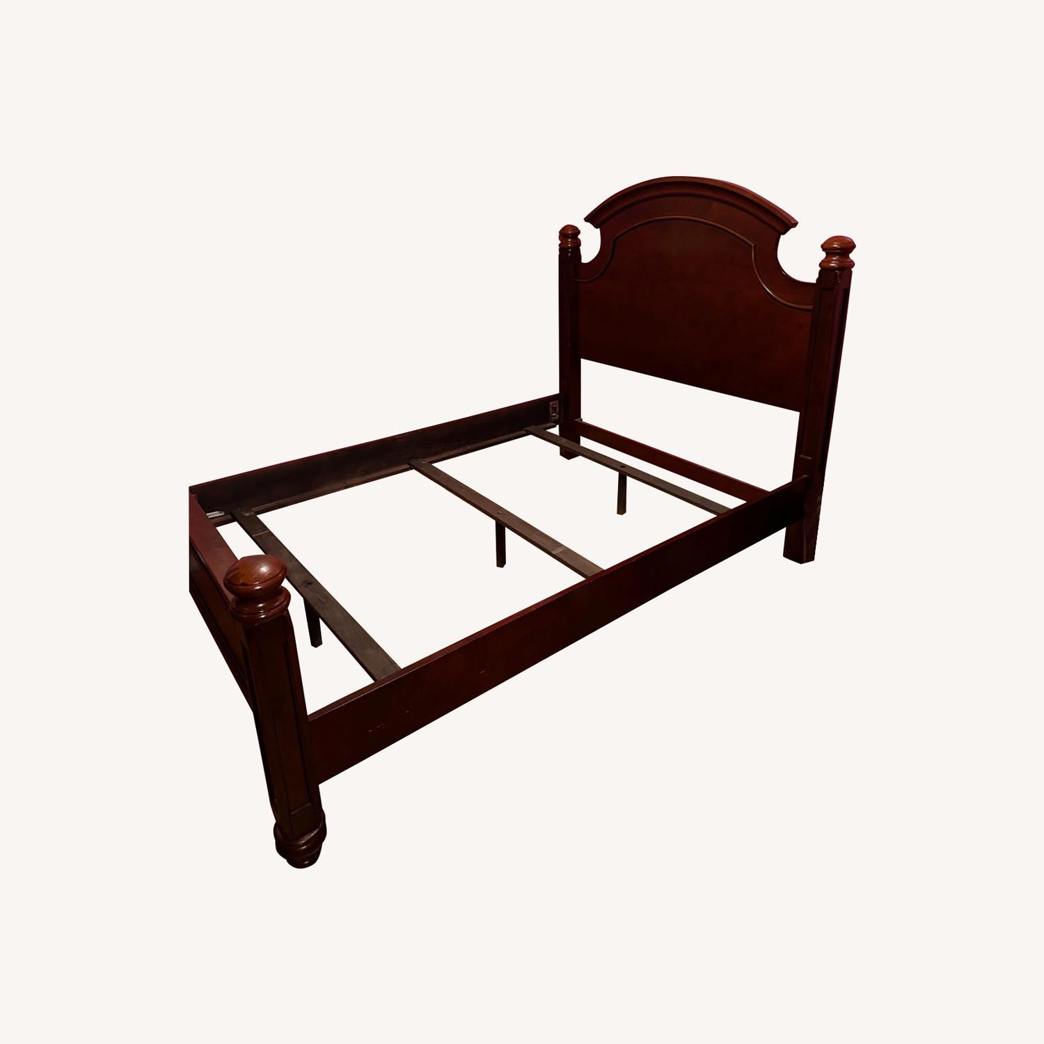 Transitional Cherry Solid Wood Queen Bed AptDeco