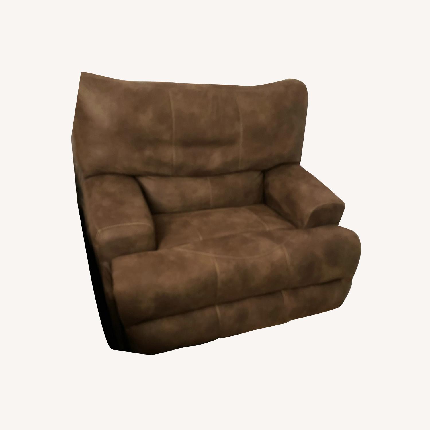 Bob's Discount Recliner Electric AptDeco