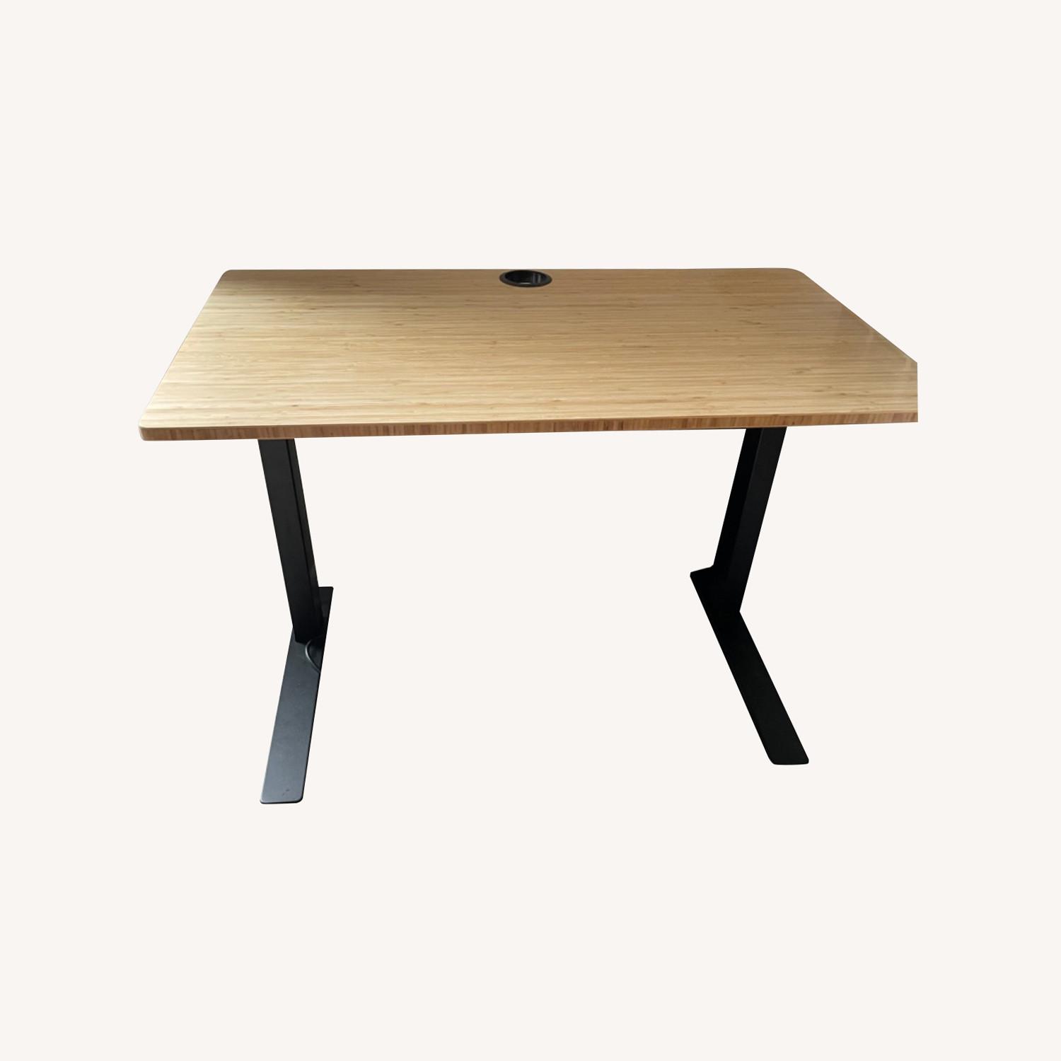 Fully Jarvis Standing Desk with Standing Mat AptDeco