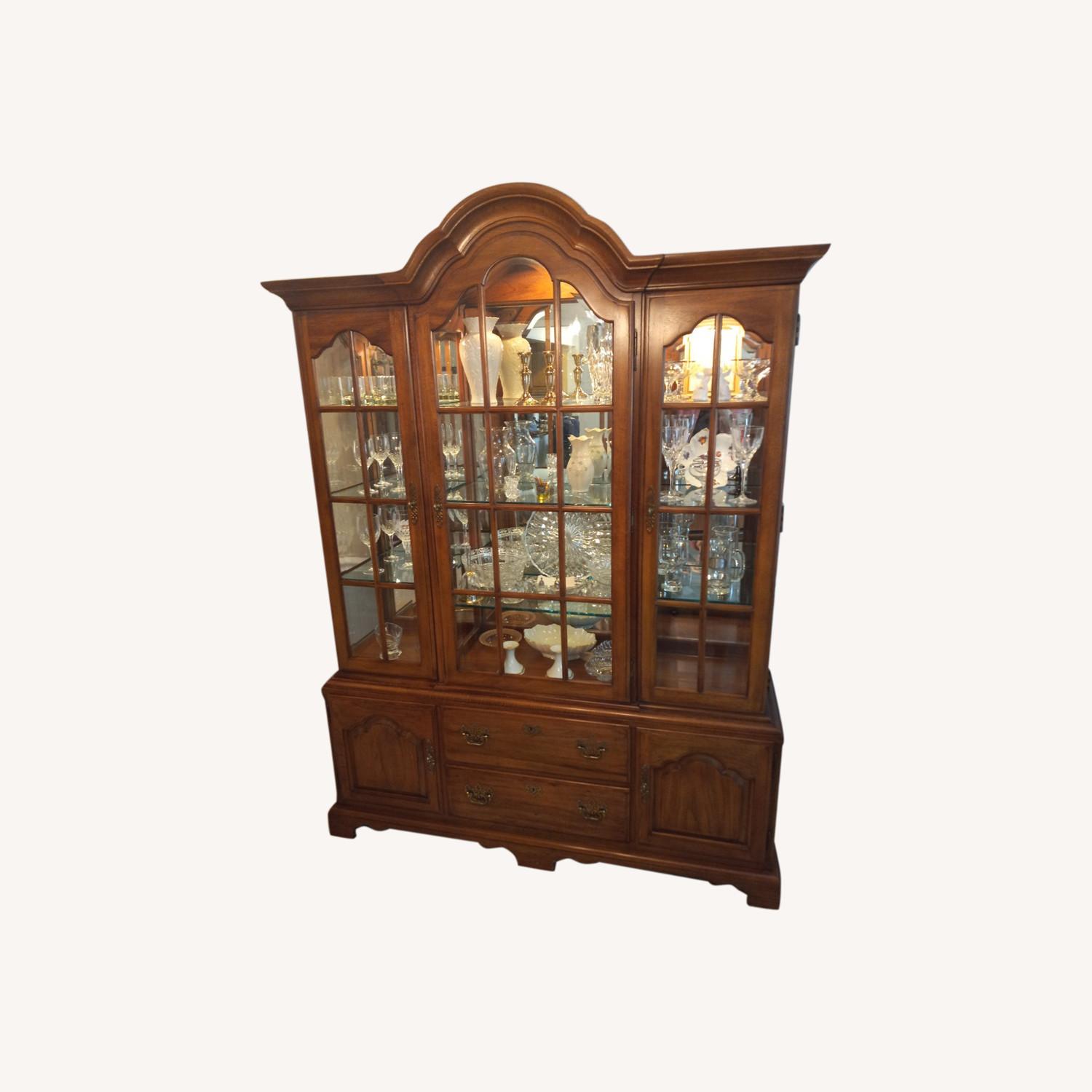【名品】送料込み Thomasville ファニチャー キャビネット Thomasville China Cabinet - AptDeco