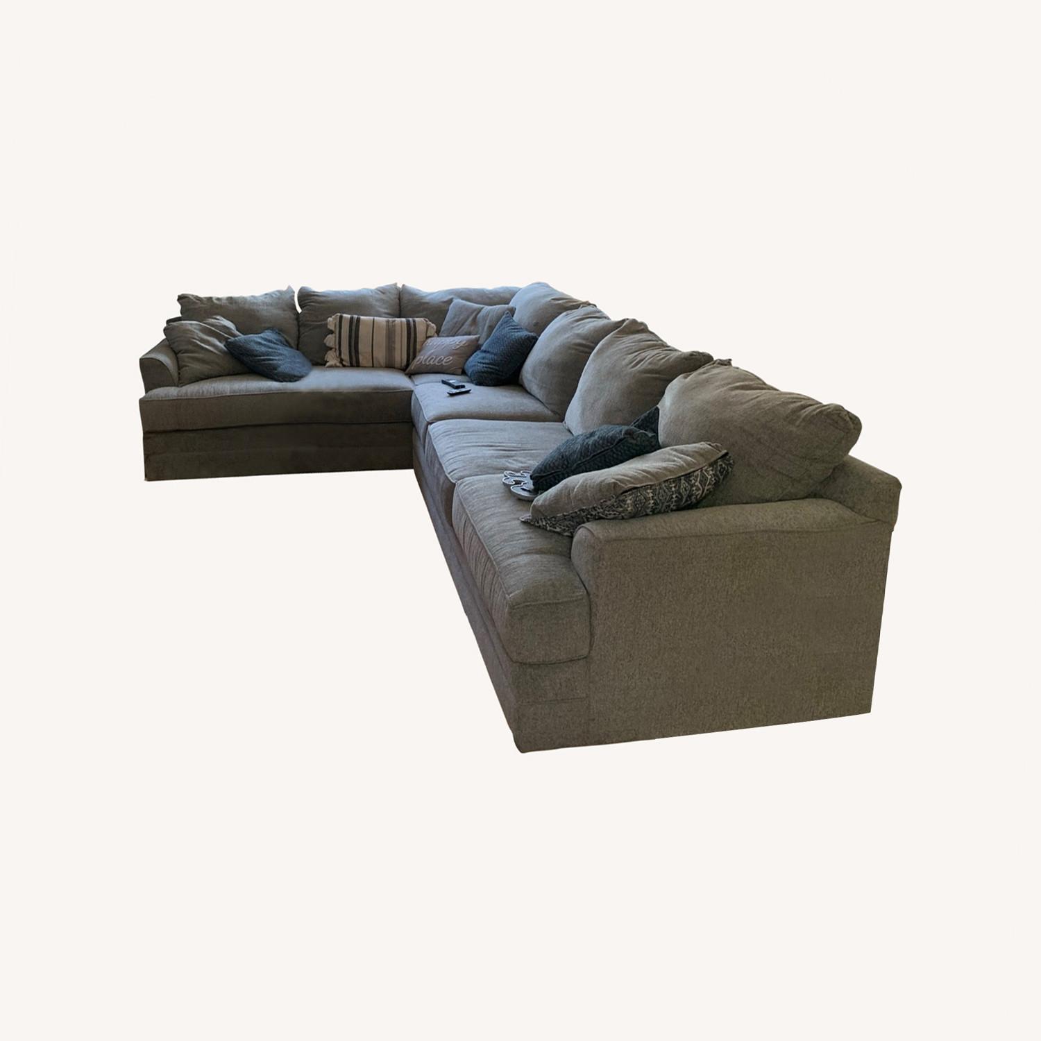 Broyhill Lane Home Large Grey Upholstered Sectional AptDeco