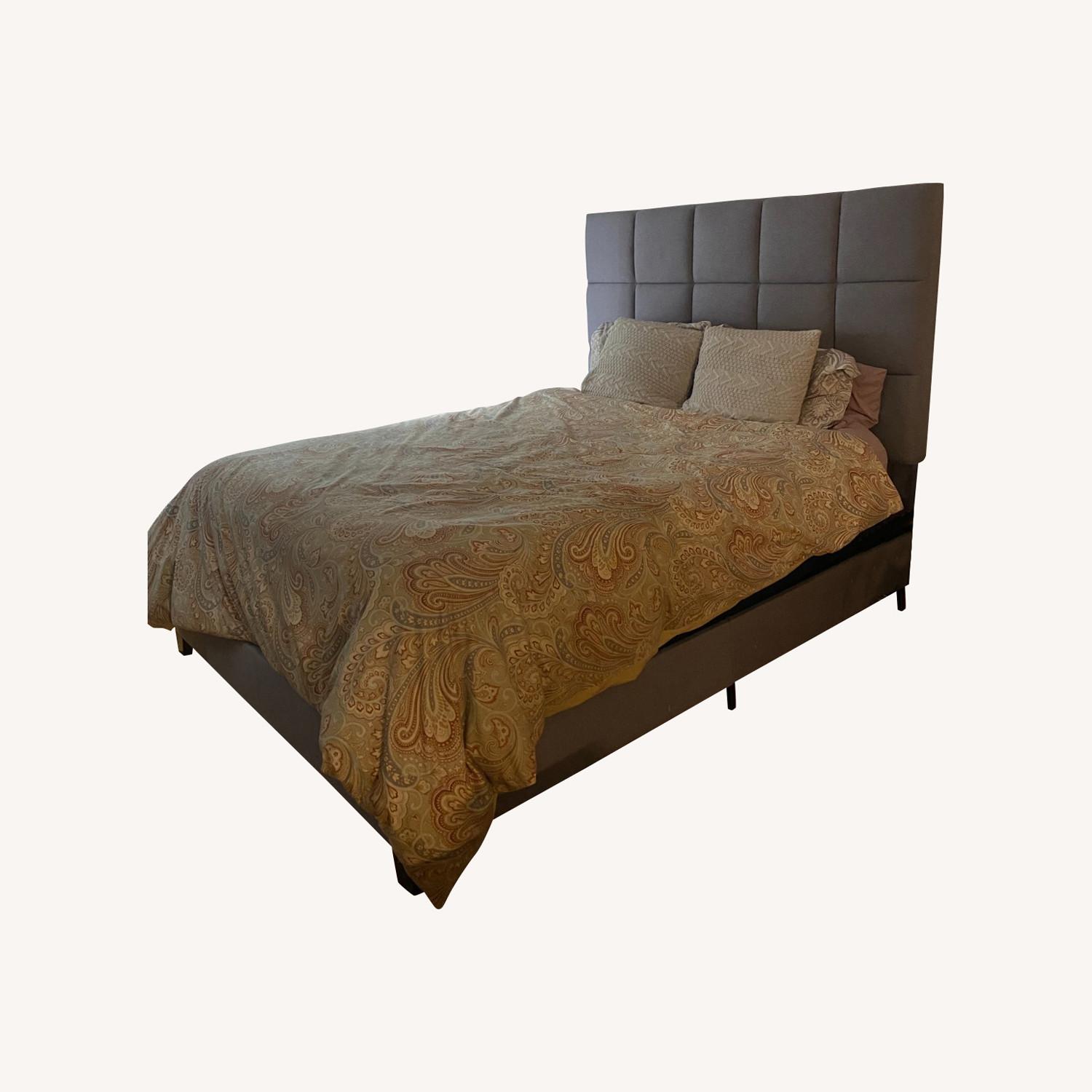 Dolante Queen Upholstered Bed AptDeco