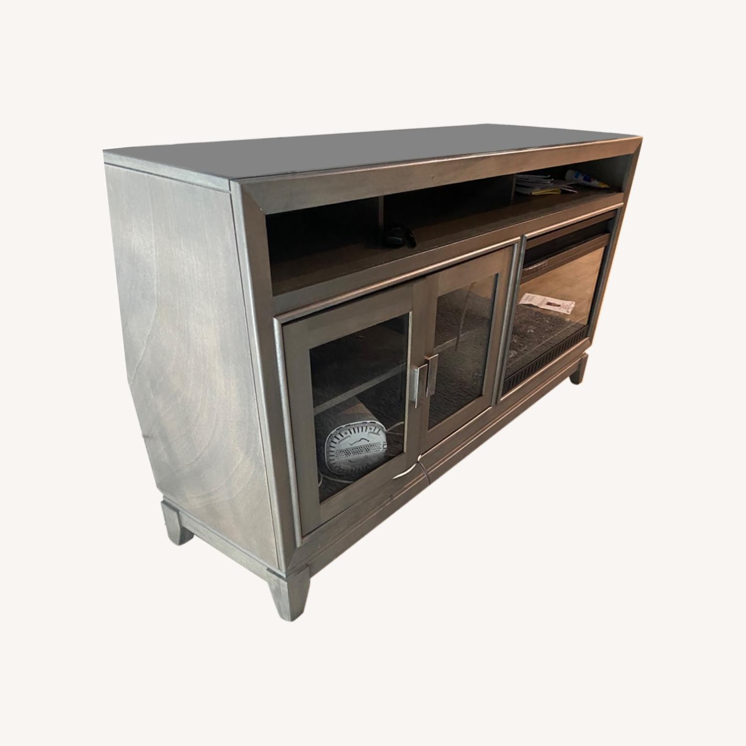 Raymour & Flanigan Tv Console with Fireplace AptDeco