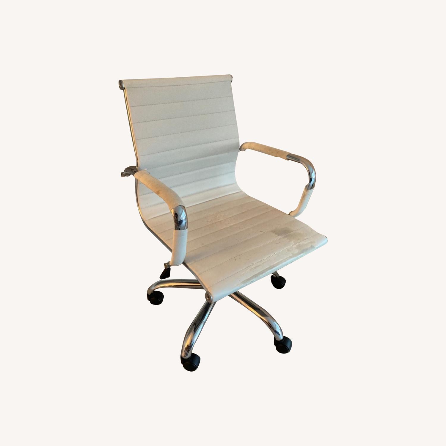 Medium Back Ribbed Leather Office Chair - image-0