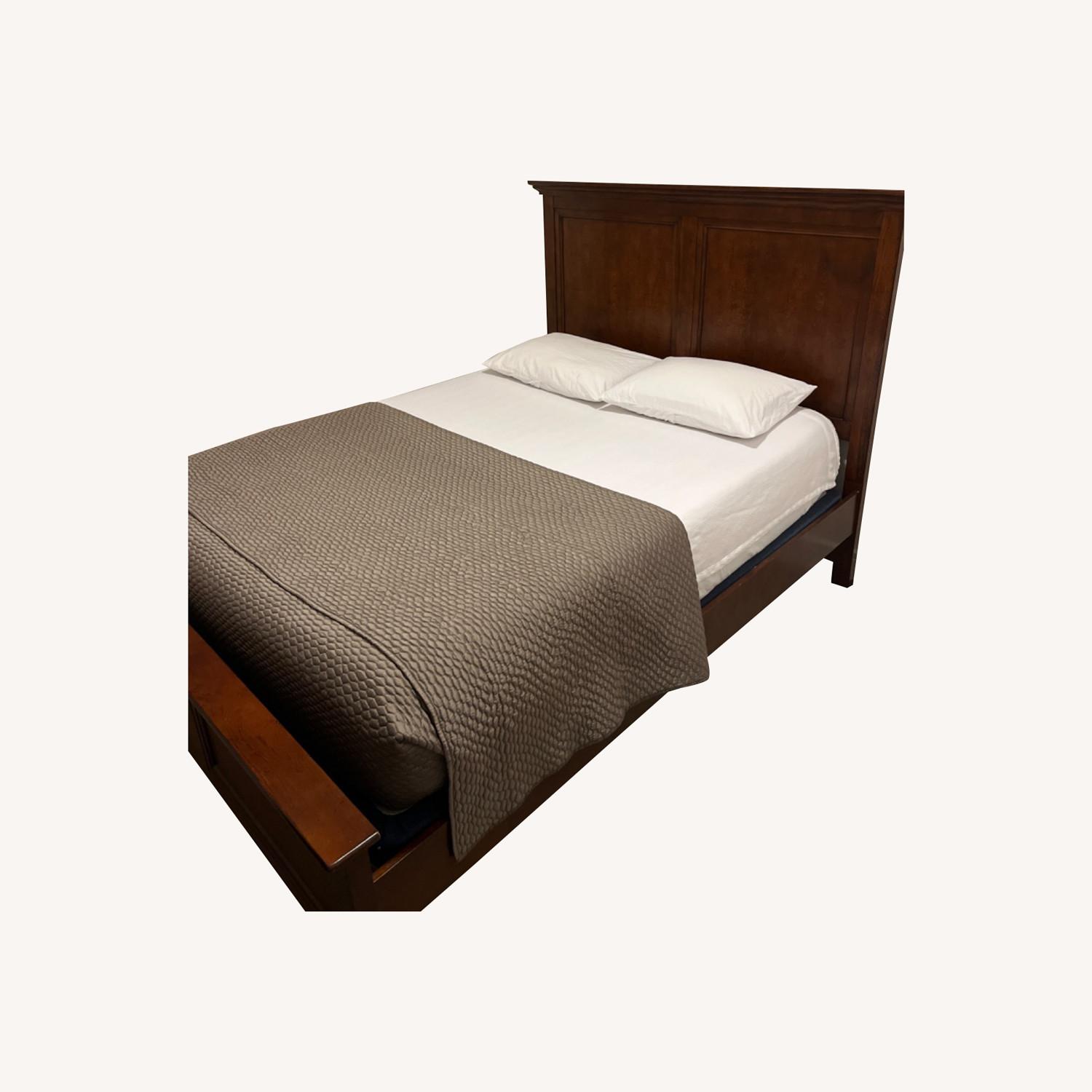 Havertys Ashebrooke Medium Brown Wood Queen Size Panel Bed AptDeco