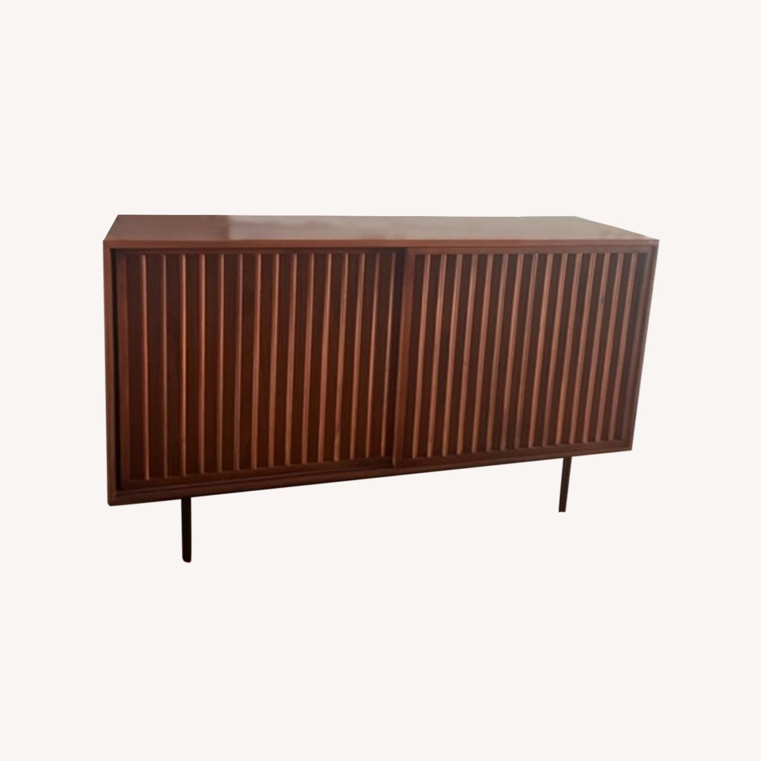 west-elm-slatted-console-aptdeco