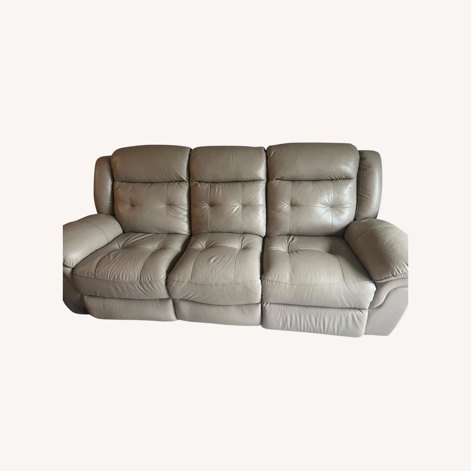 Rooms To Go Ventoso Leather Power Reclining Sofa AptDeco