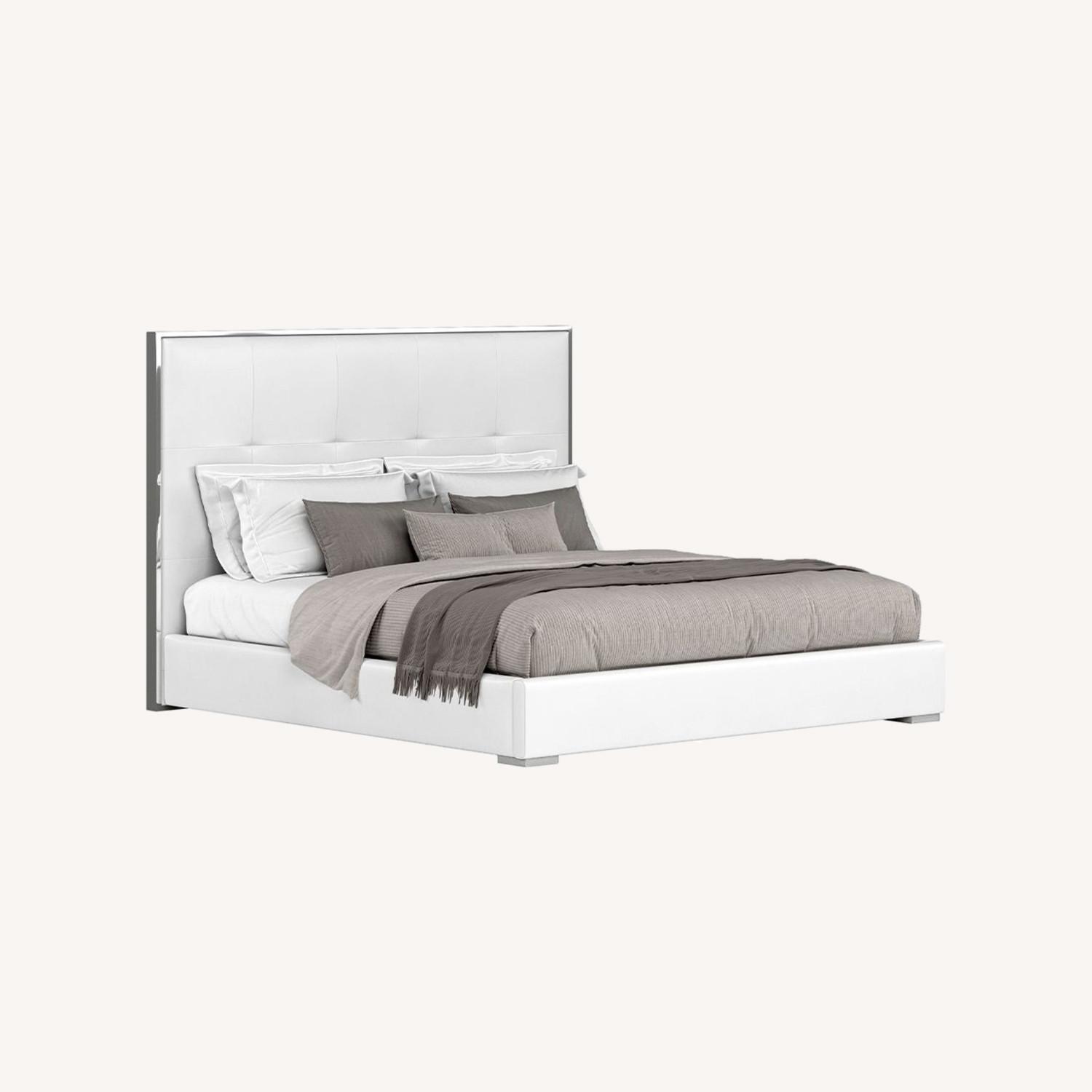 Modani White Leather Queen Bed - image-0