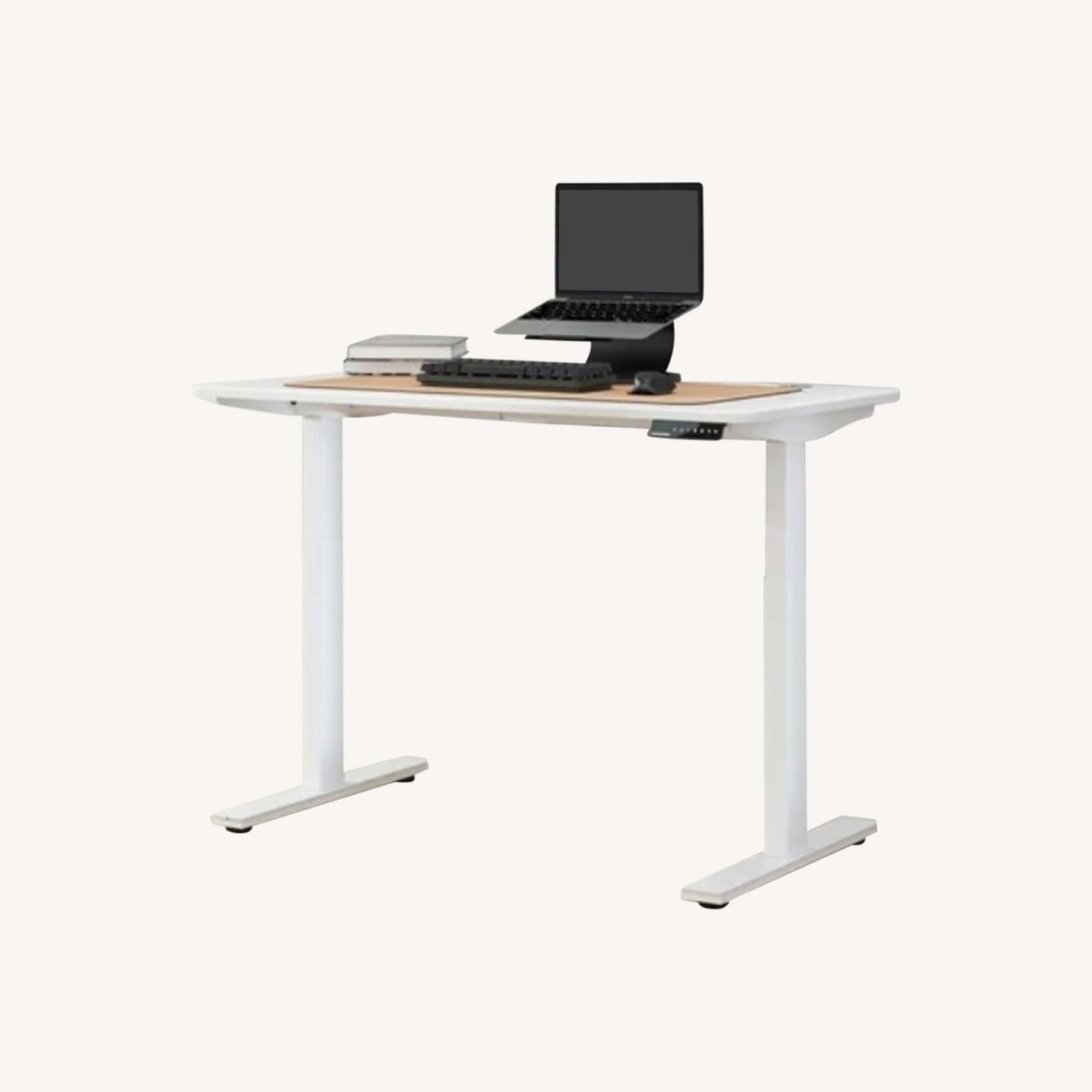 Autonomous Smart Desk - image-0