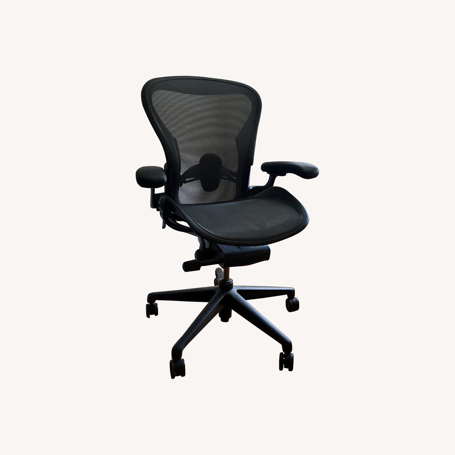 Herman Miller Aeron Office Chair AptDeco