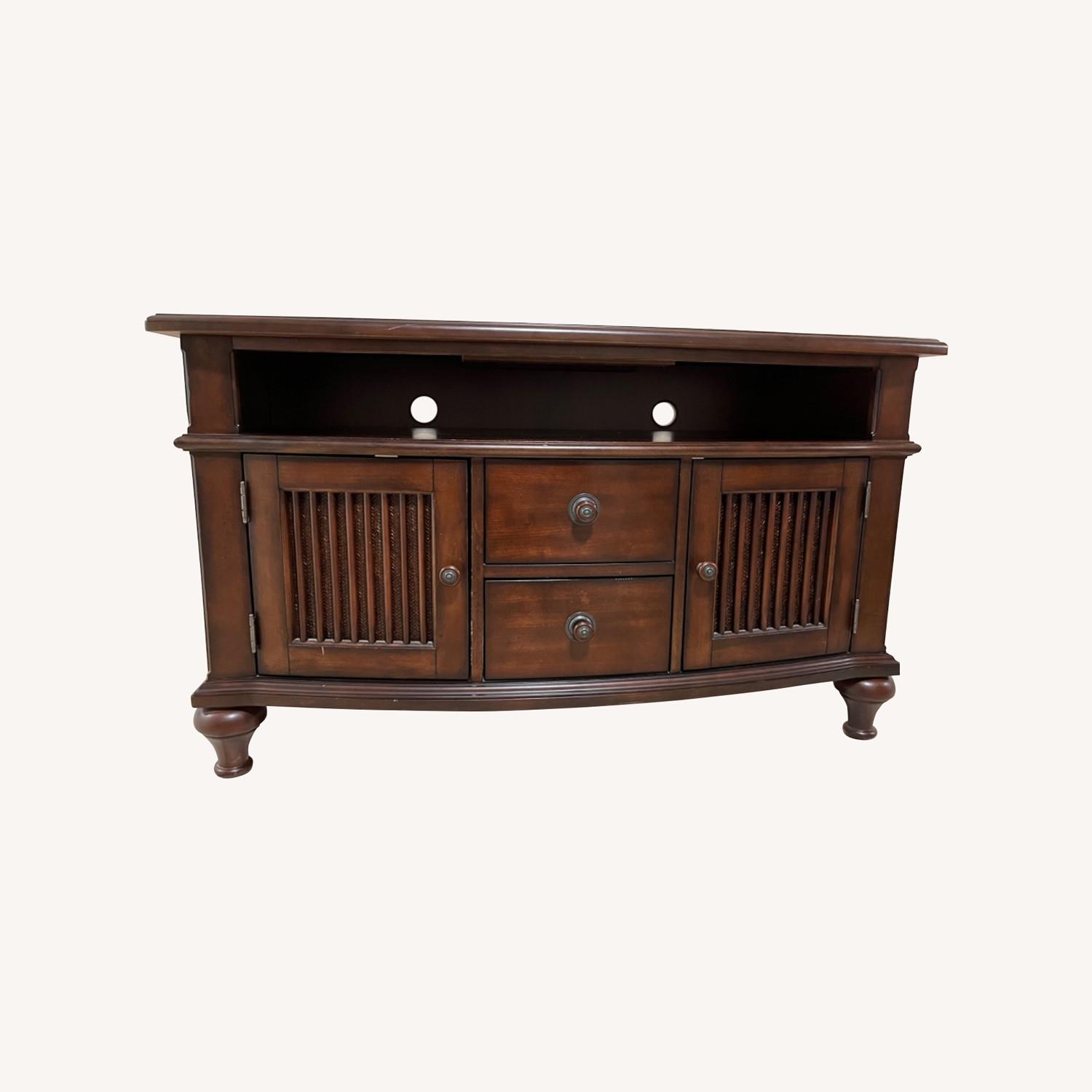 TV Stand Brown American Signature AptDeco