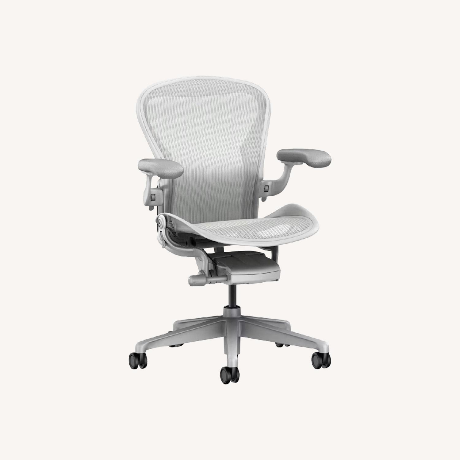 Herman Miller Aeron Chair Size B (Medium) AptDeco