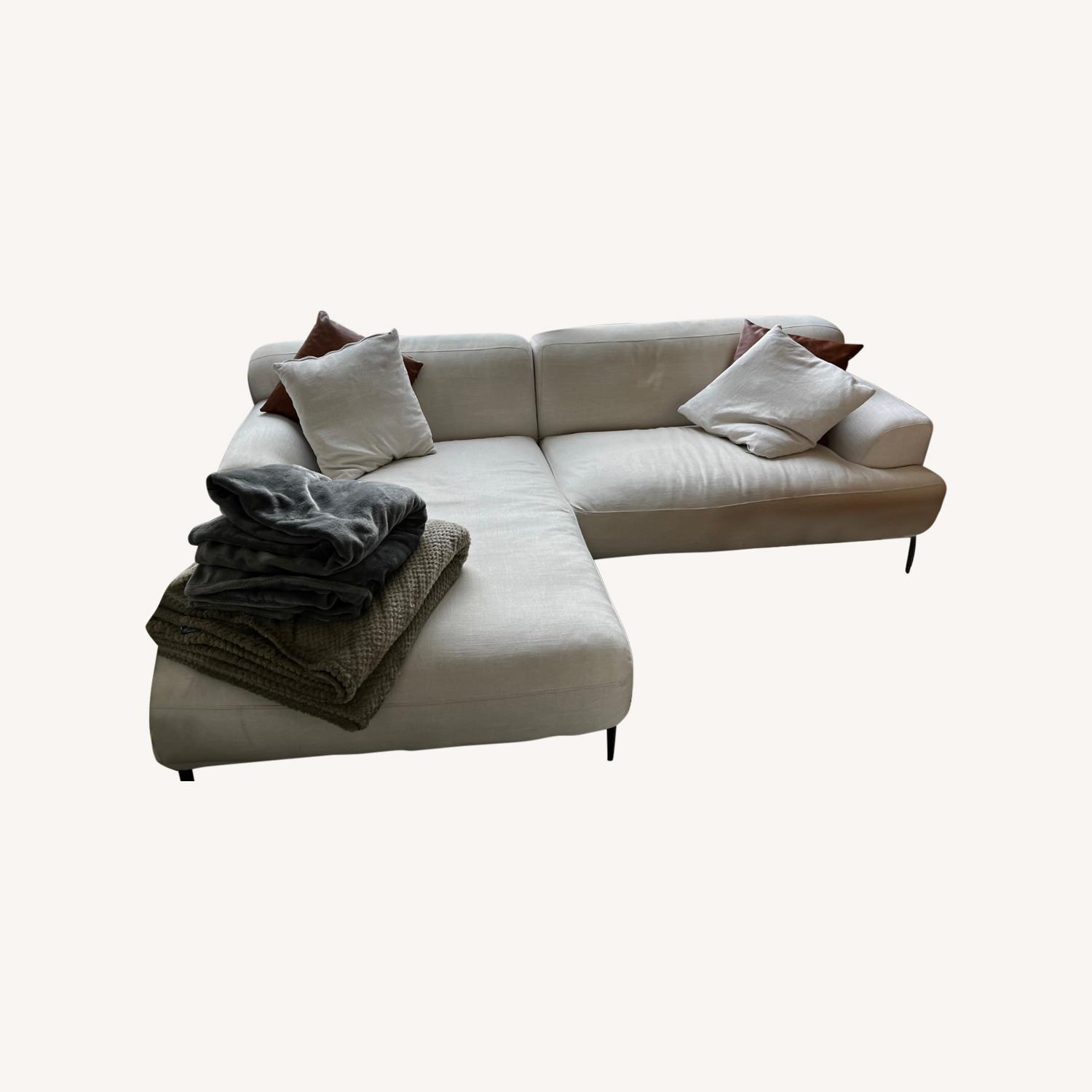 Article Abisko White Left Sectional - image-0