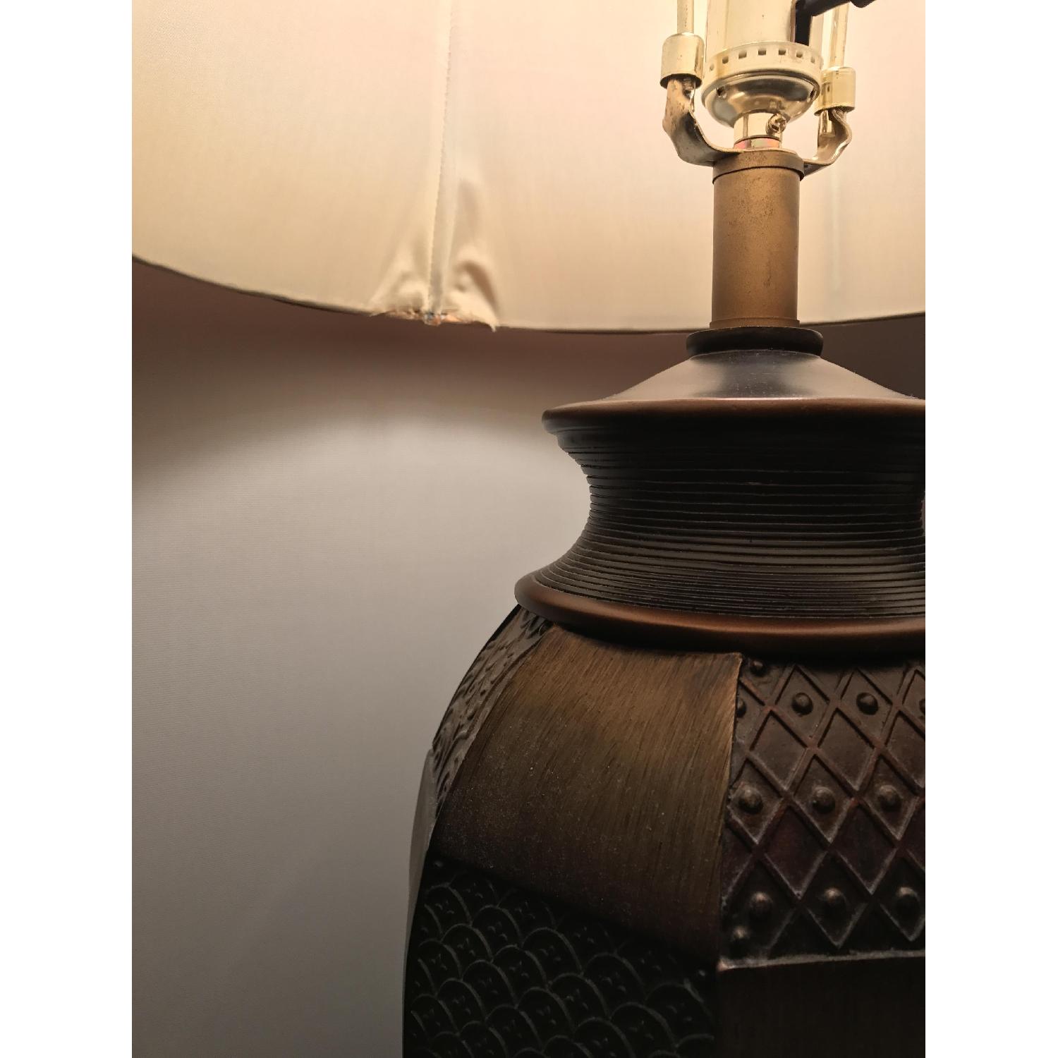 Raymour & Flanigan Table Lamp w/ Shade AptDeco