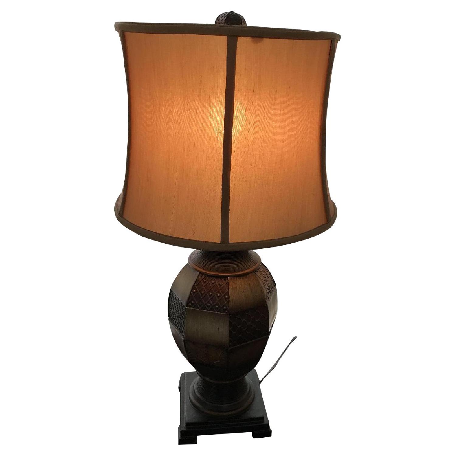 Raymour & Flanigan Table Lamp w/ Shade AptDeco