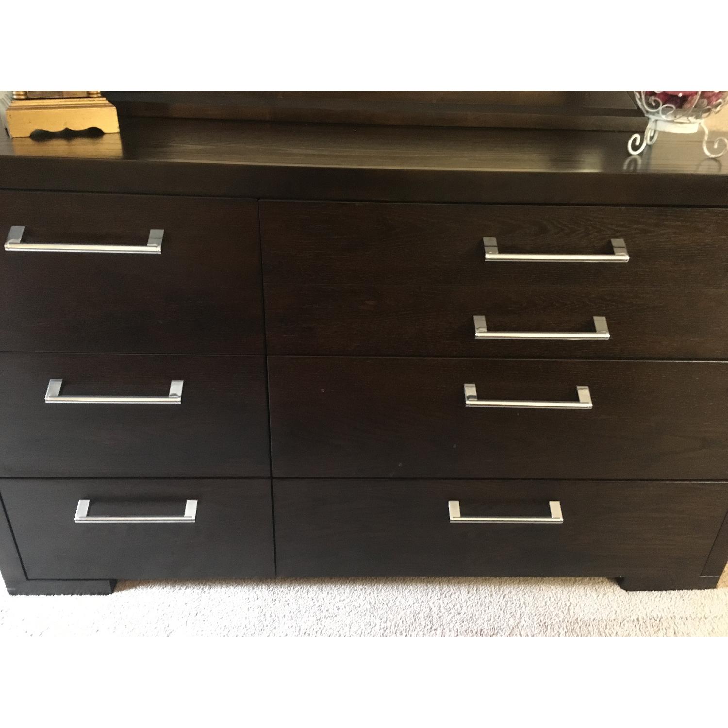 Ashley's King Size Bedroom Set - image-9