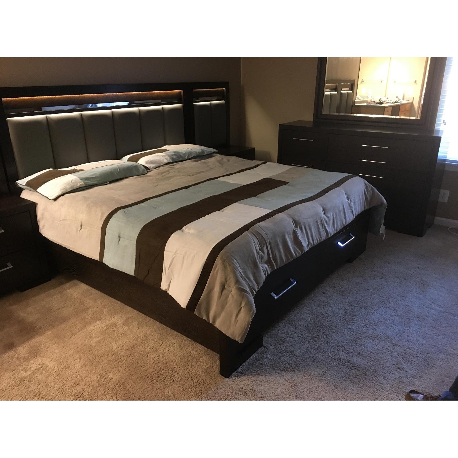 Ashley's King Size Bedroom Set - image-10