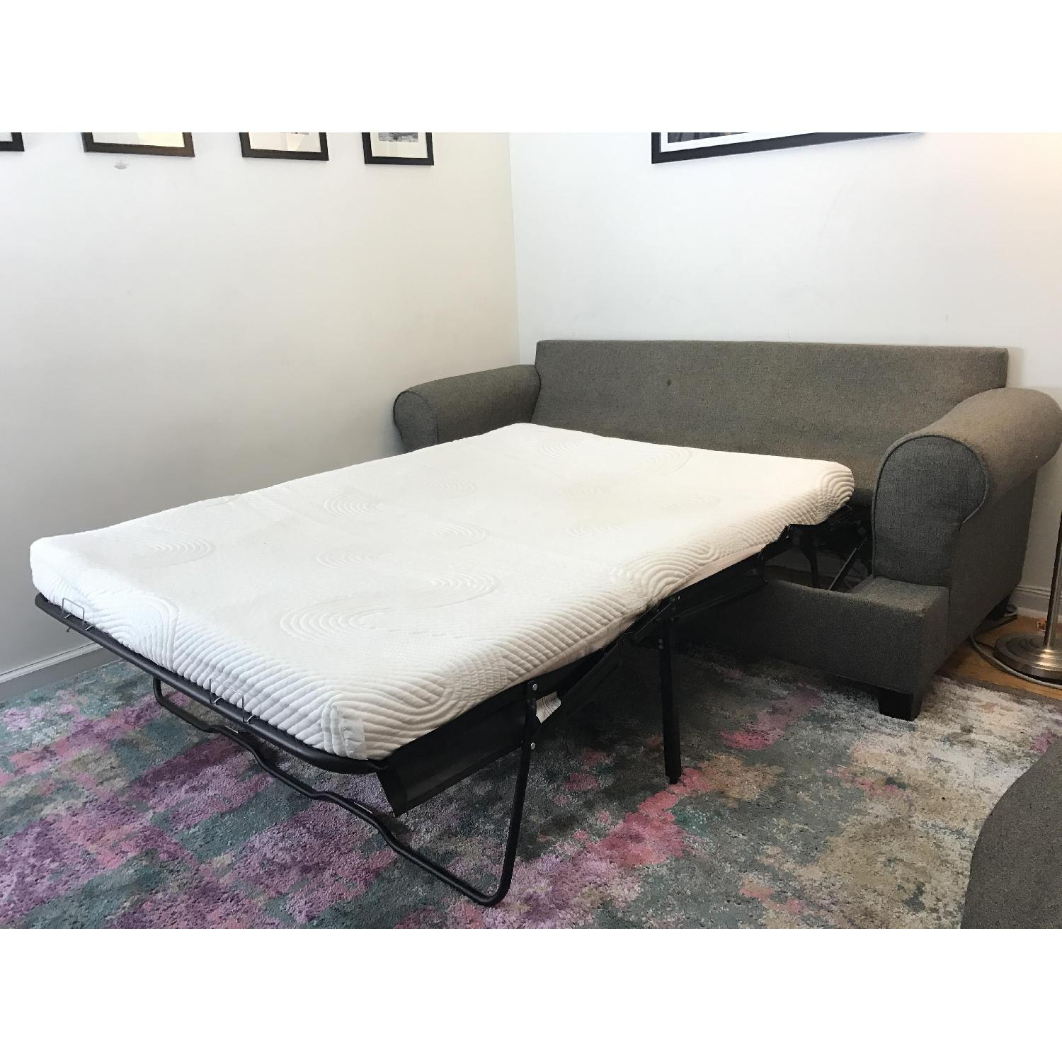 Bob's Queen Size Pull-Out Sleeper Sofa - image-5