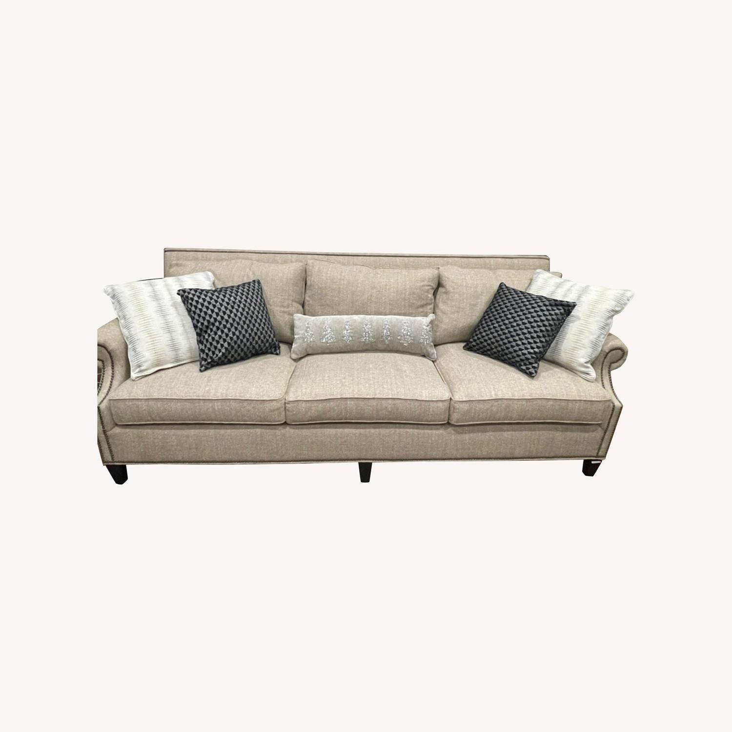 Universal Maria Sofa AptDeco