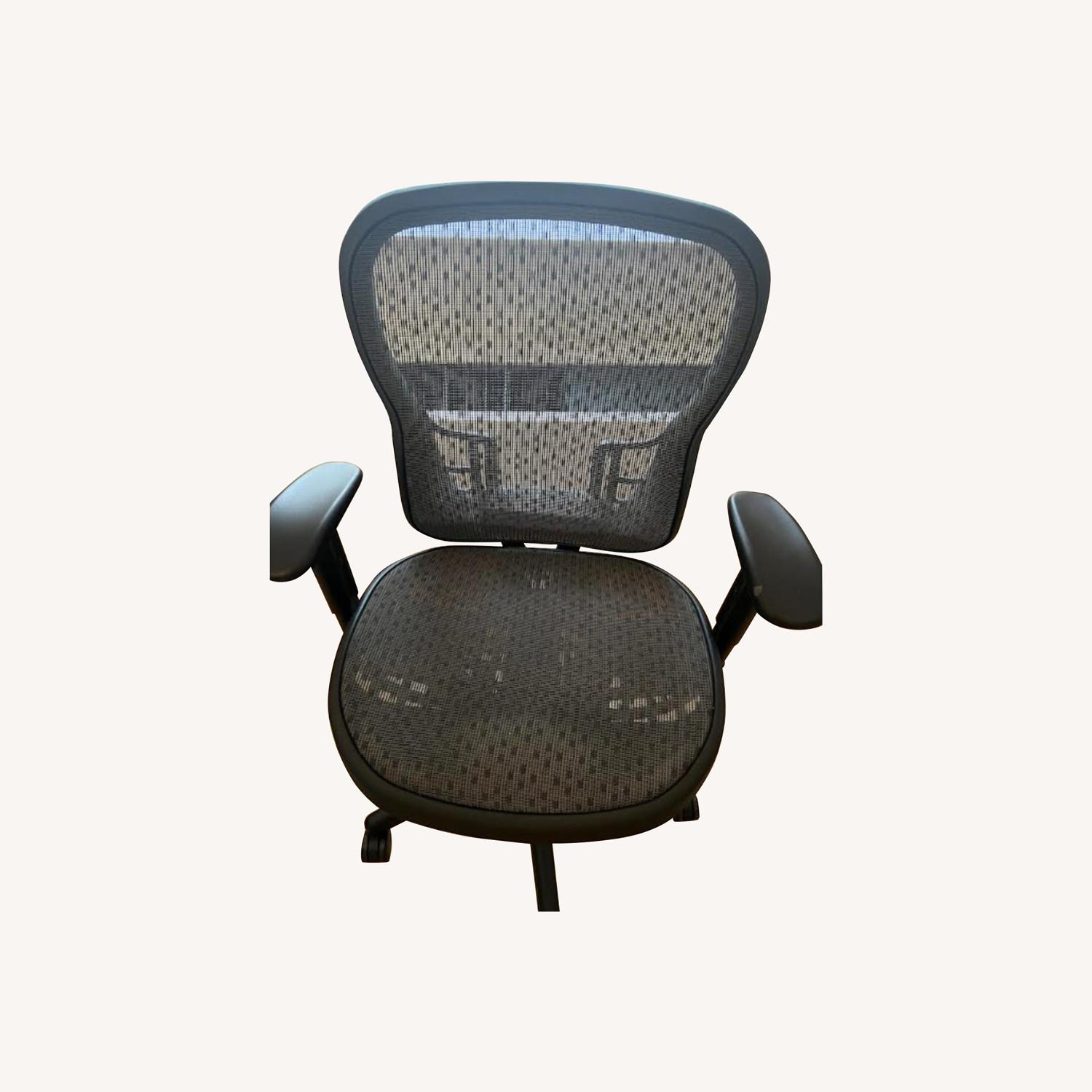 Costsco Ergo Desk Chair AptDeco