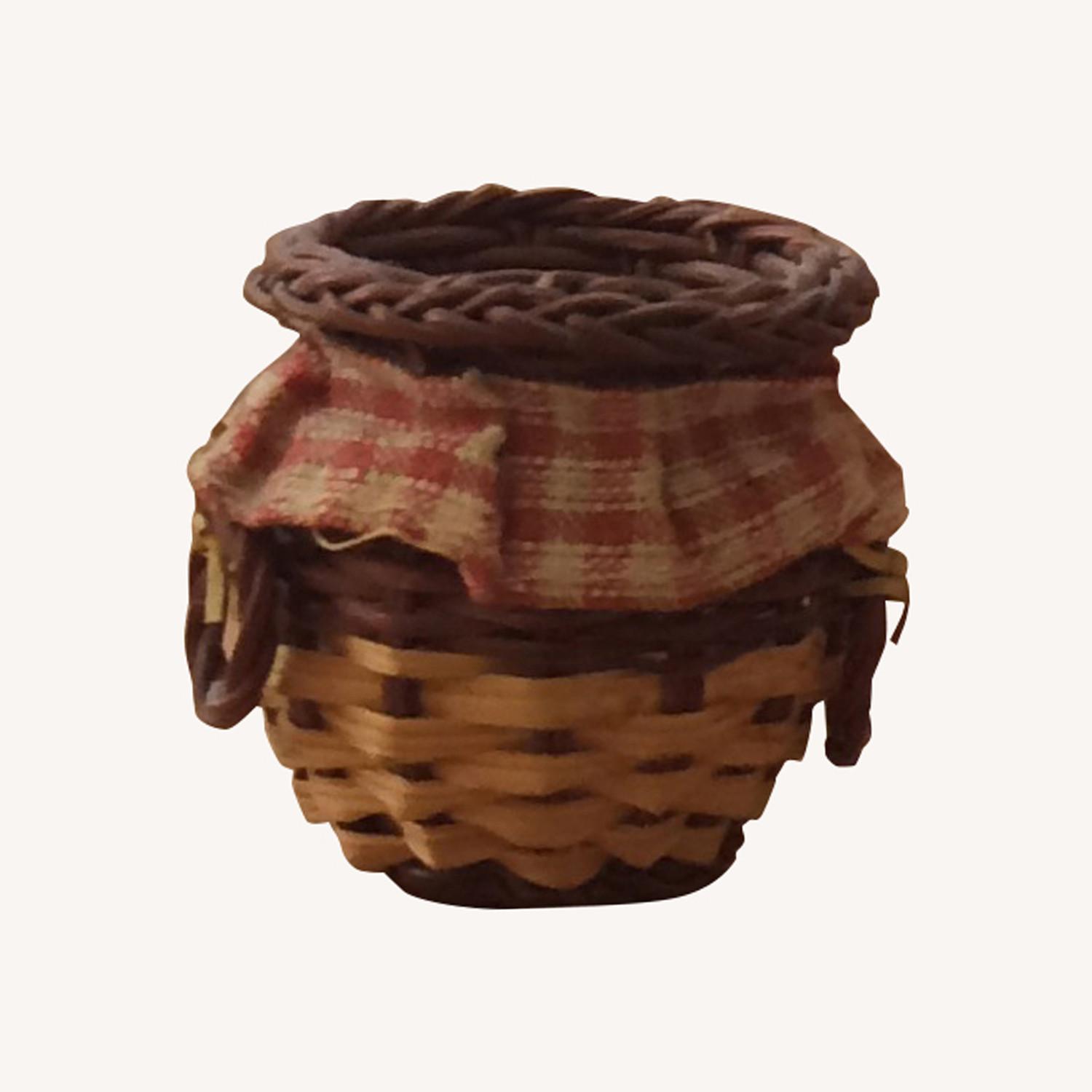 Cute Mini Handmade Decorative Wicker Basket - image-0