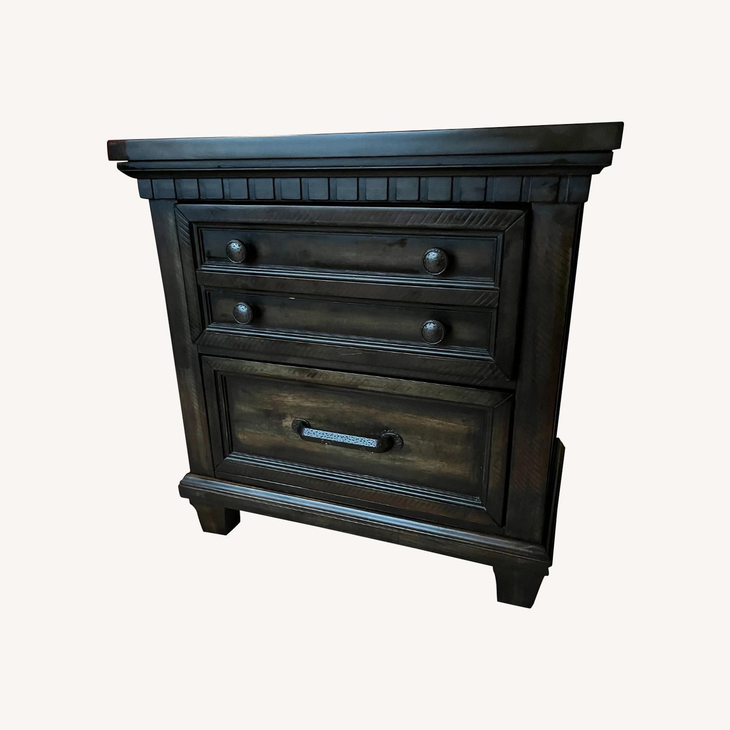 Bob's Discount Furniture Nightstand AptDeco