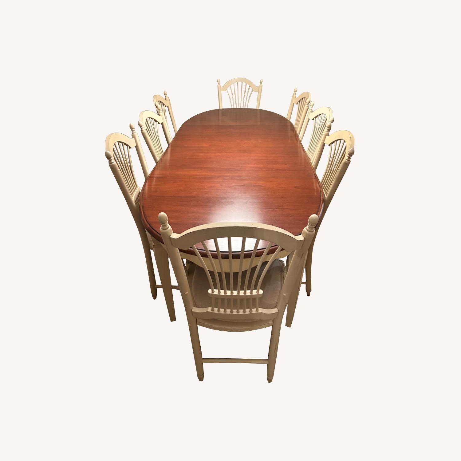 Drexel Dinning Table for 8 Two Removable Leaves - image-0