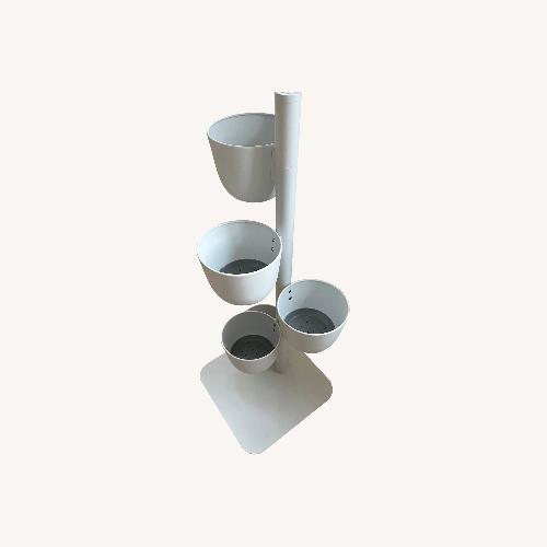 Used Design Within Reach Story Planter 5 Piece with Strainer Sets for sale on AptDeco