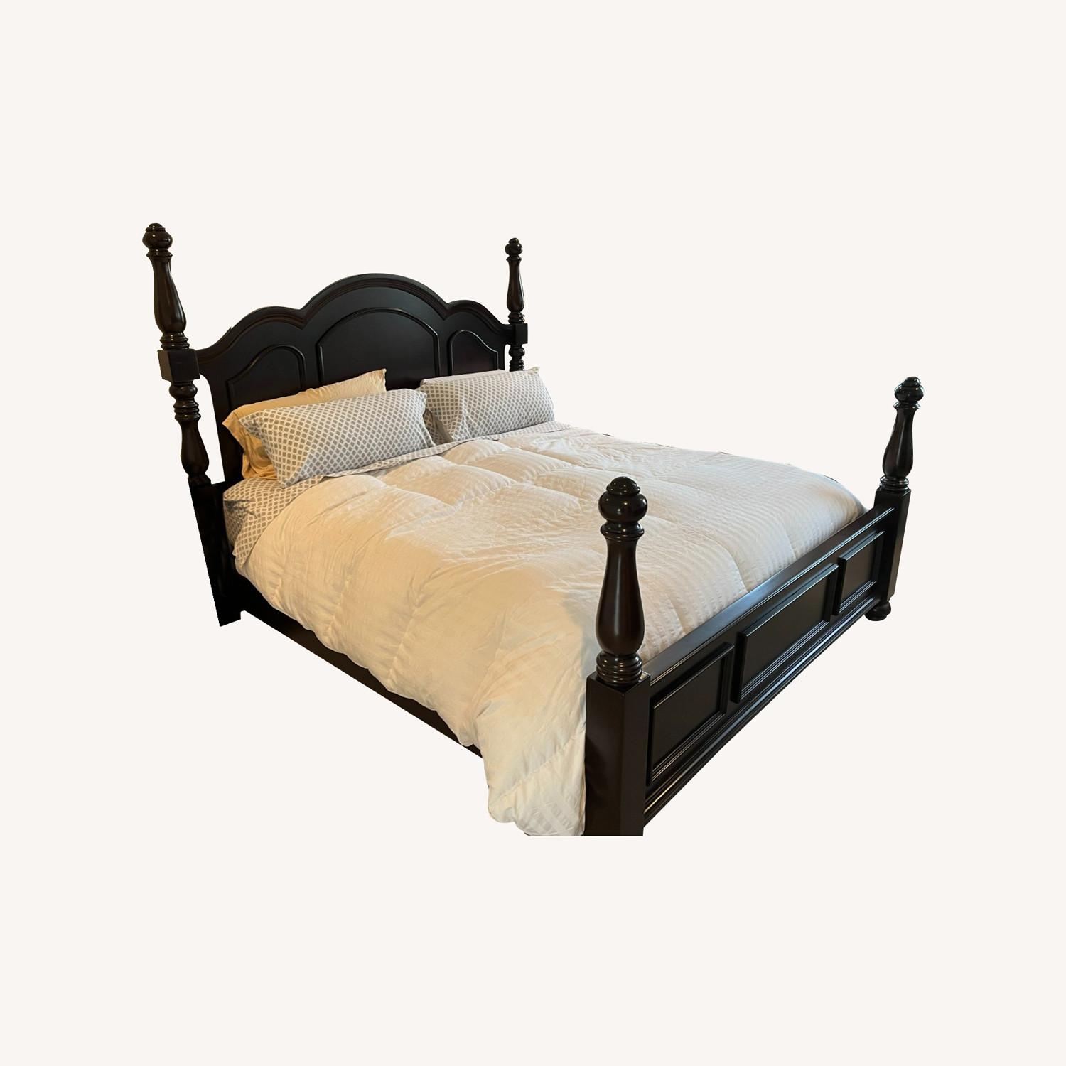 Crocodile Dundee King Post Bed - image-0